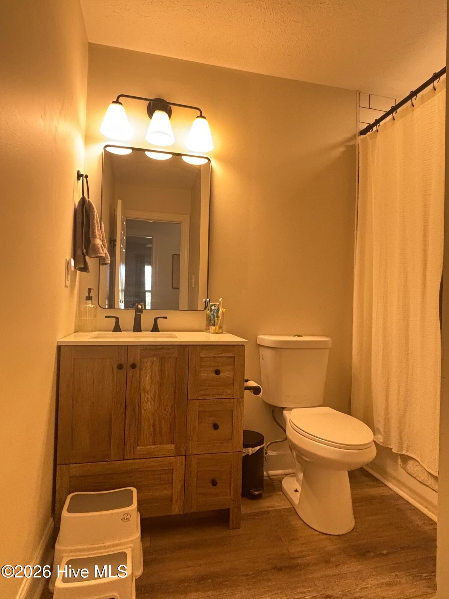 100565597 | Photo 13