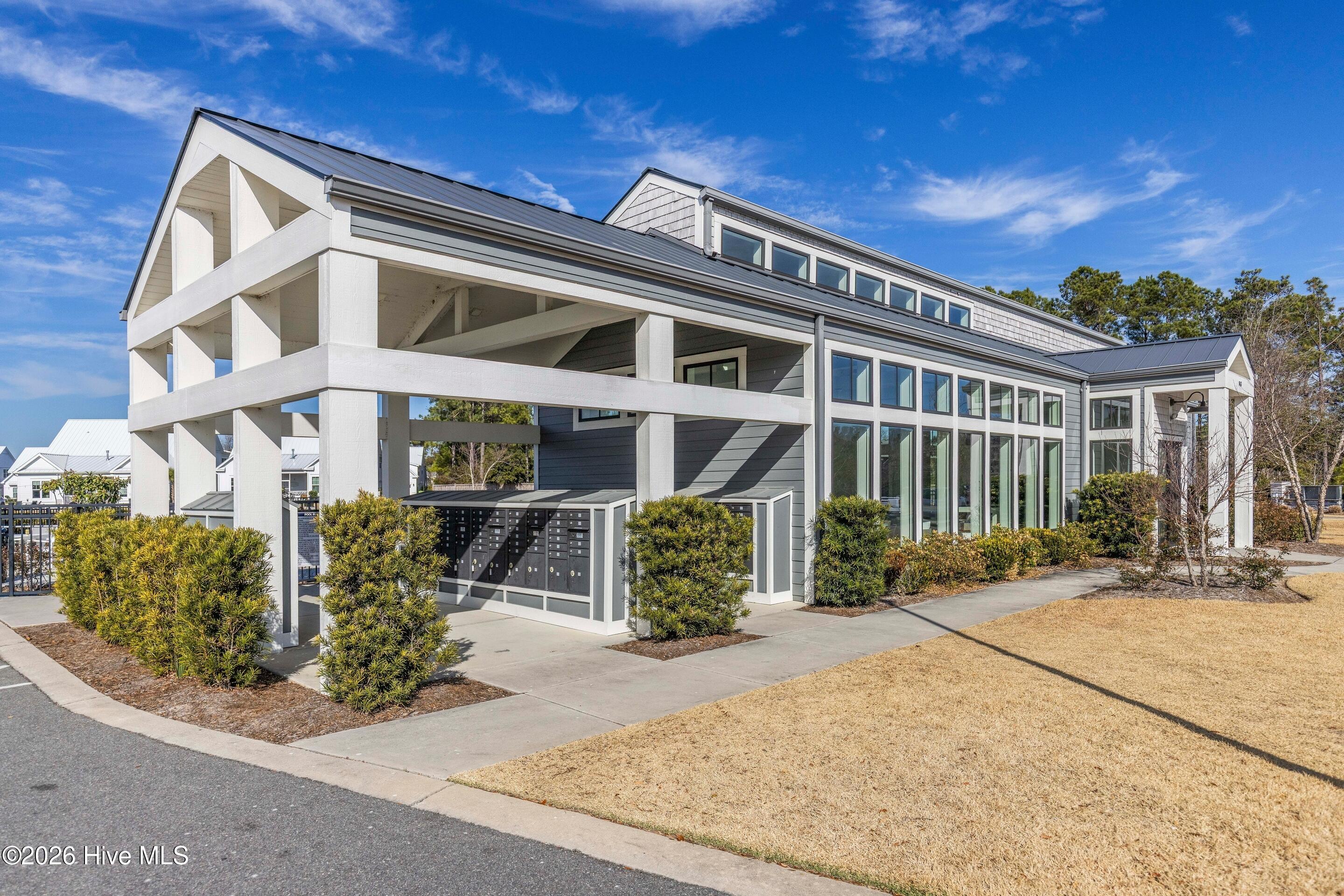 100546830 | Photo 89