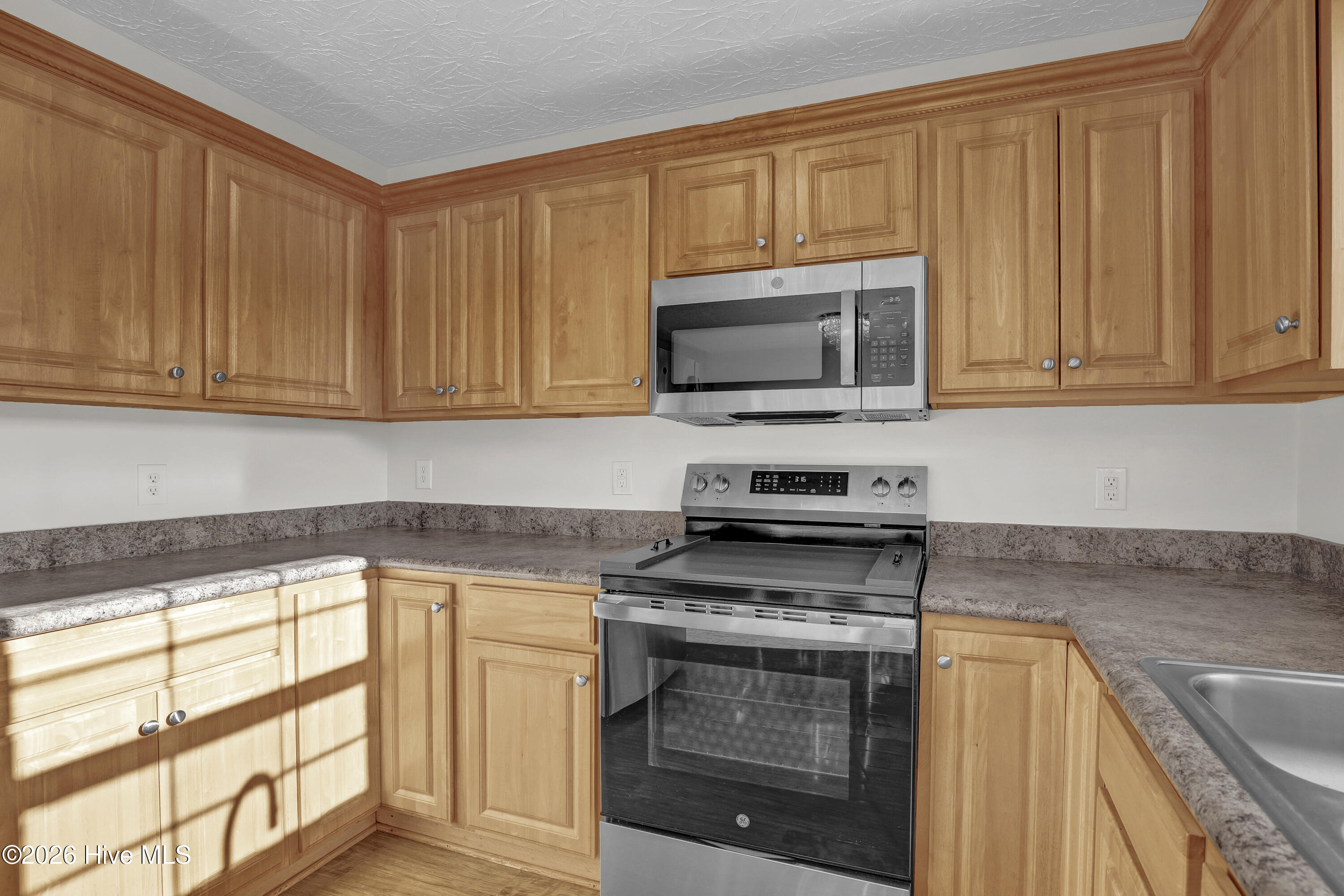 100550562 | Photo 15