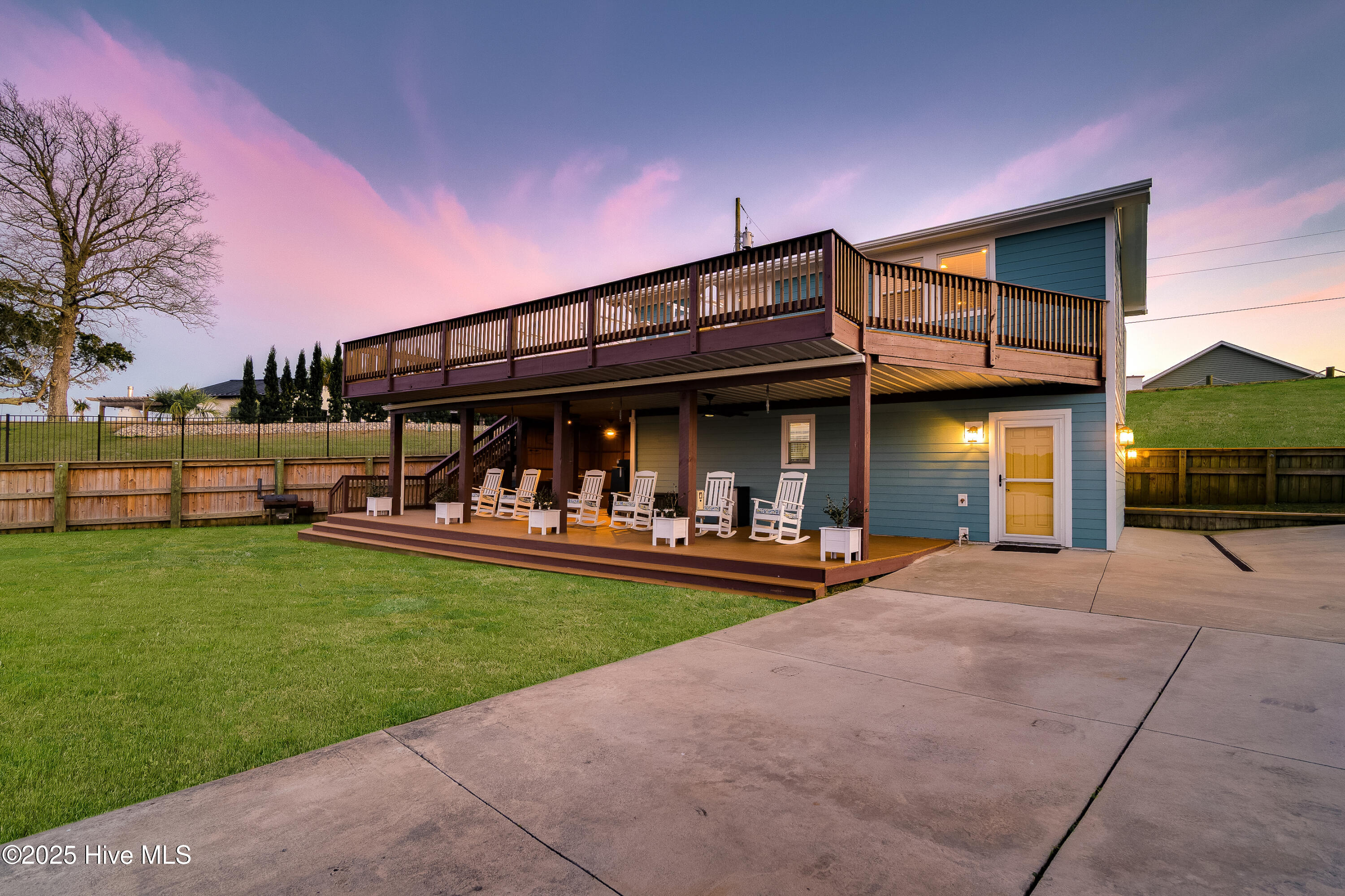 100557510 | Photo 55