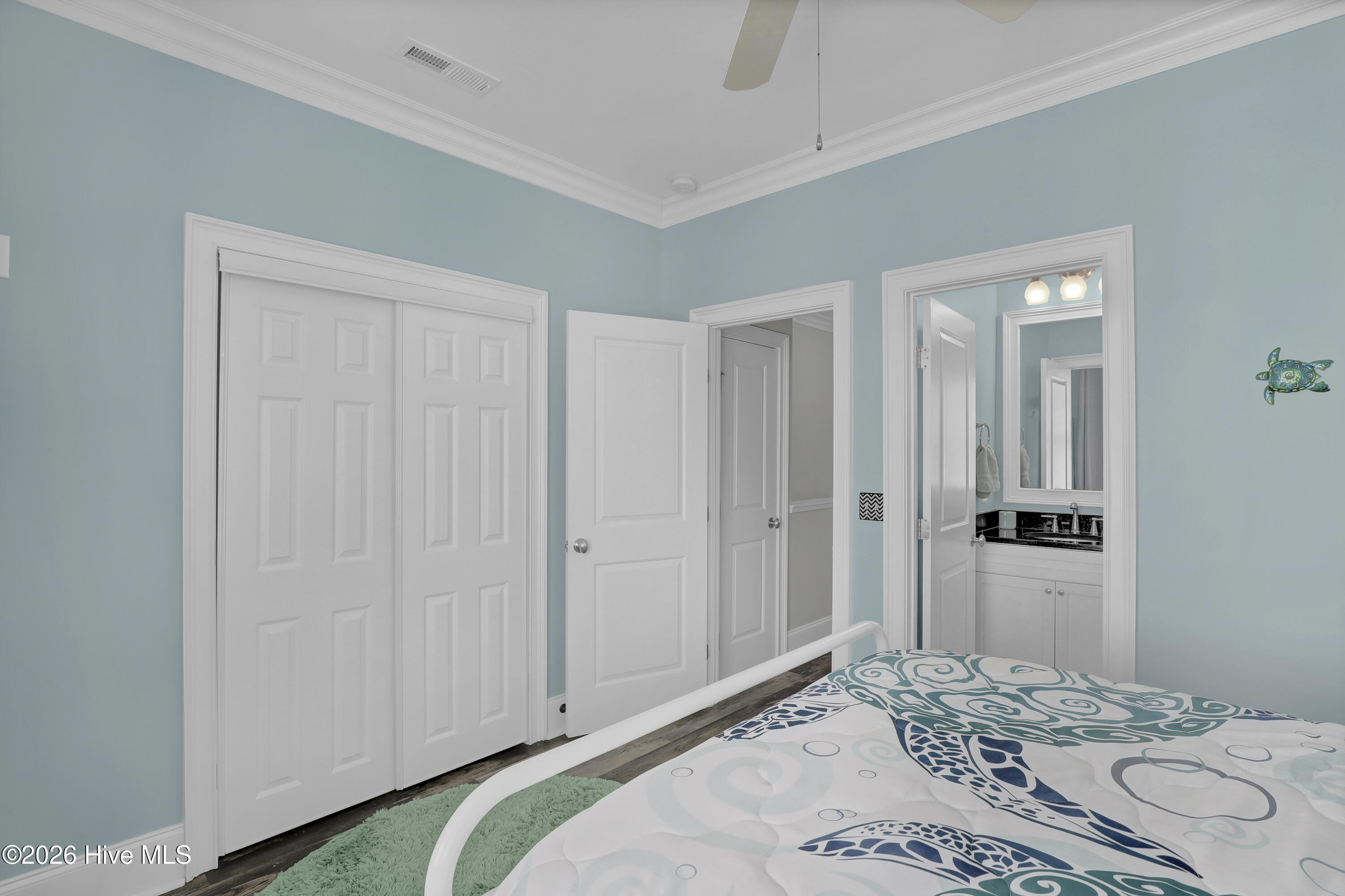 100548325 | Photo 20