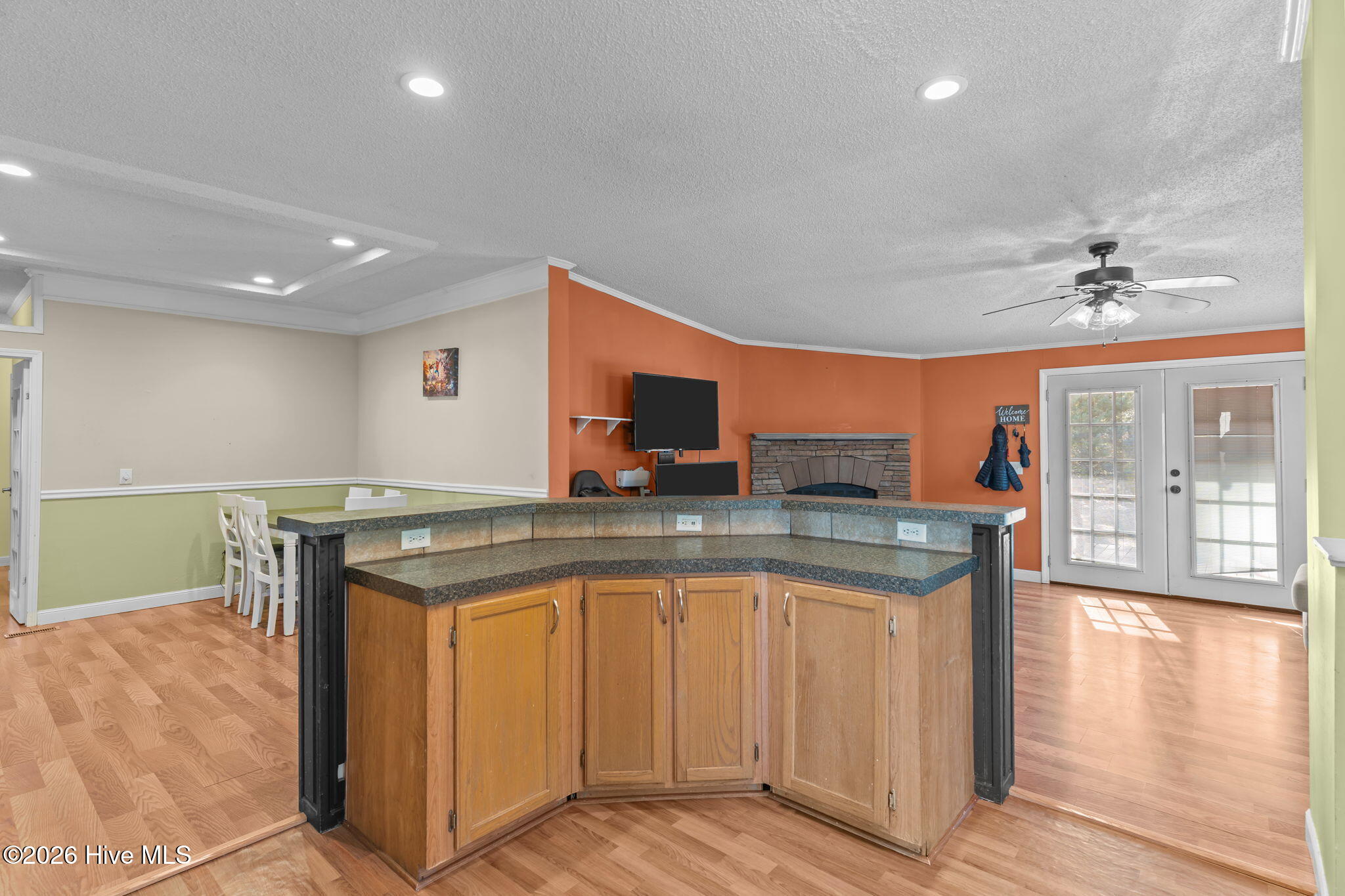 100544369 | Photo 15