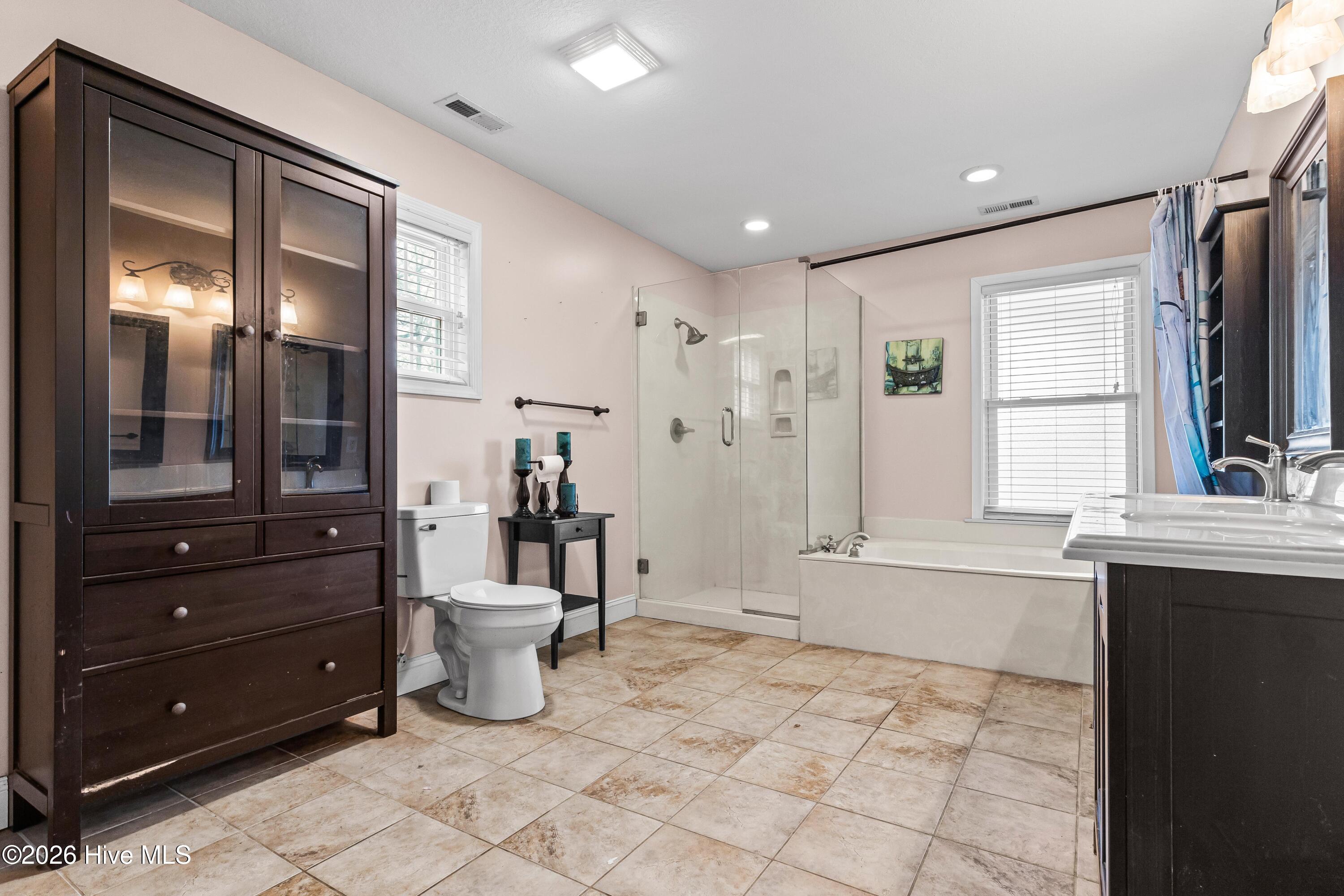 100559175 | Photo 25