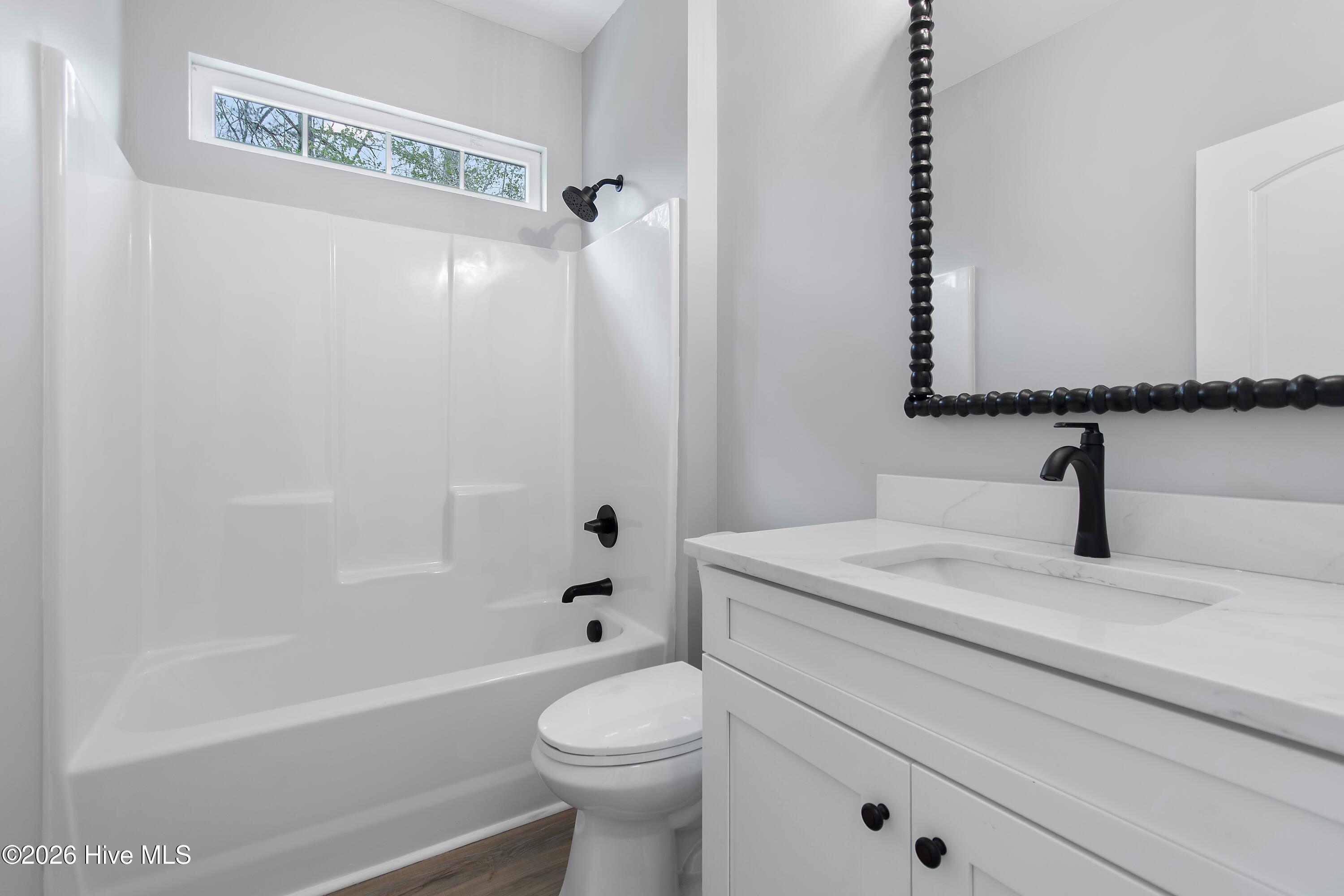 100563159 | Photo 26