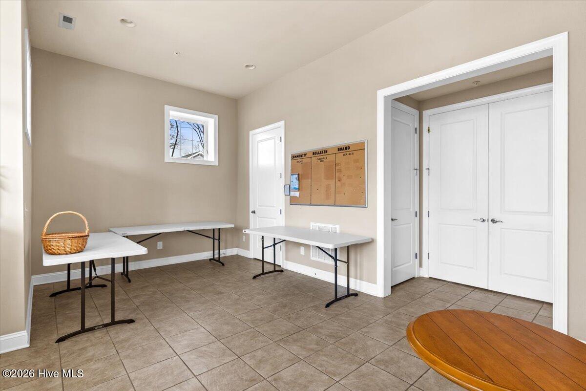 100547784 | Photo 66