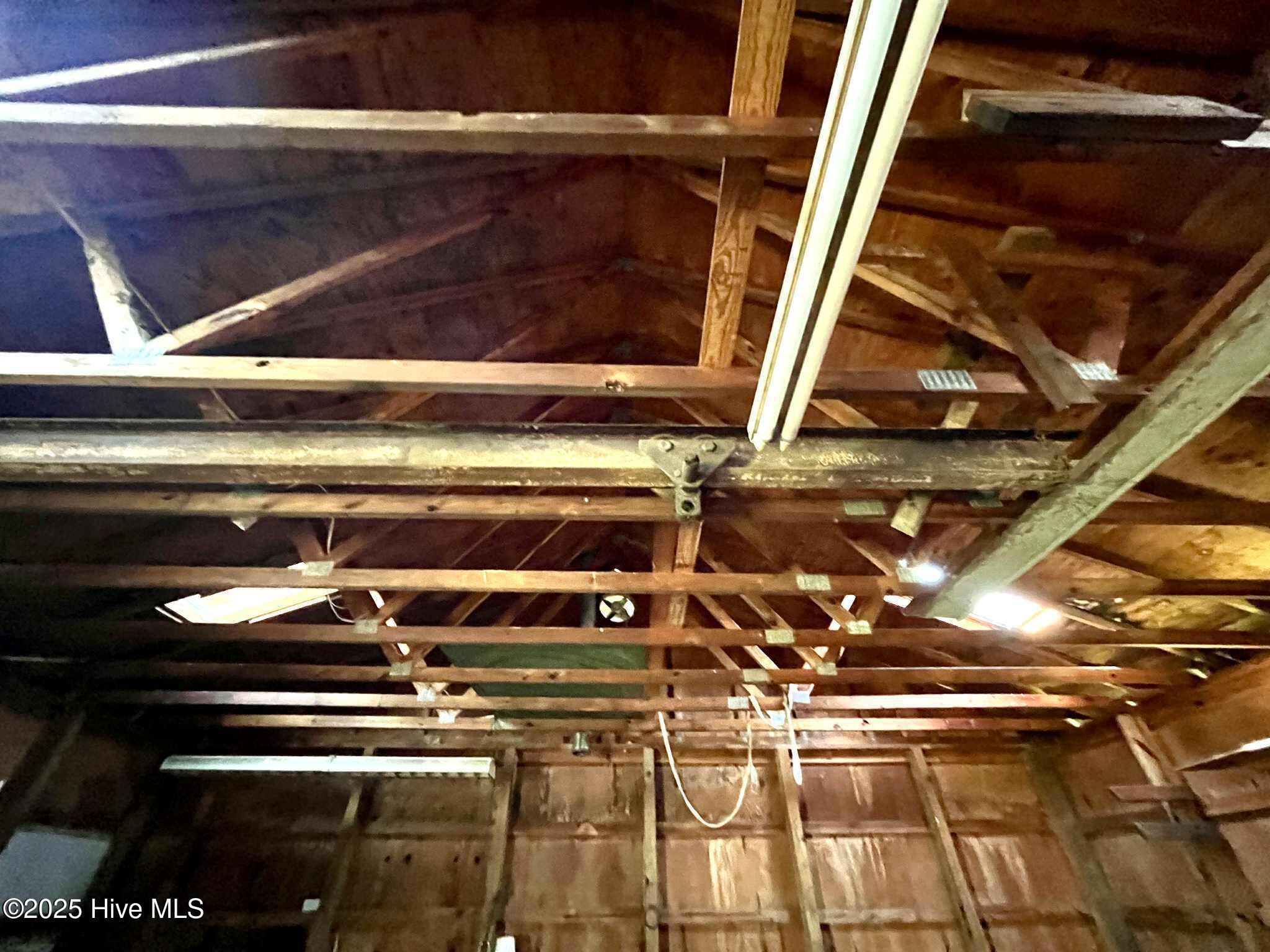 100528280 | Photo 30