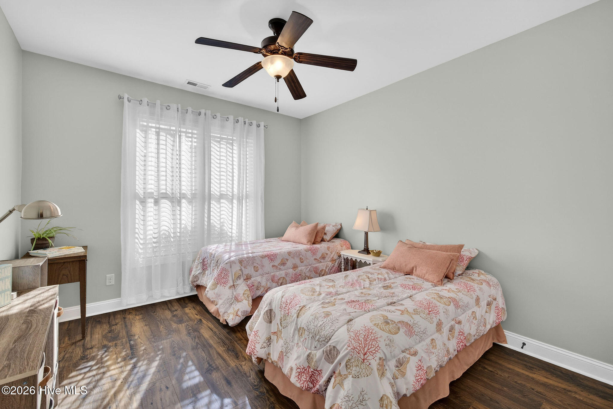 100558265 | Photo 33