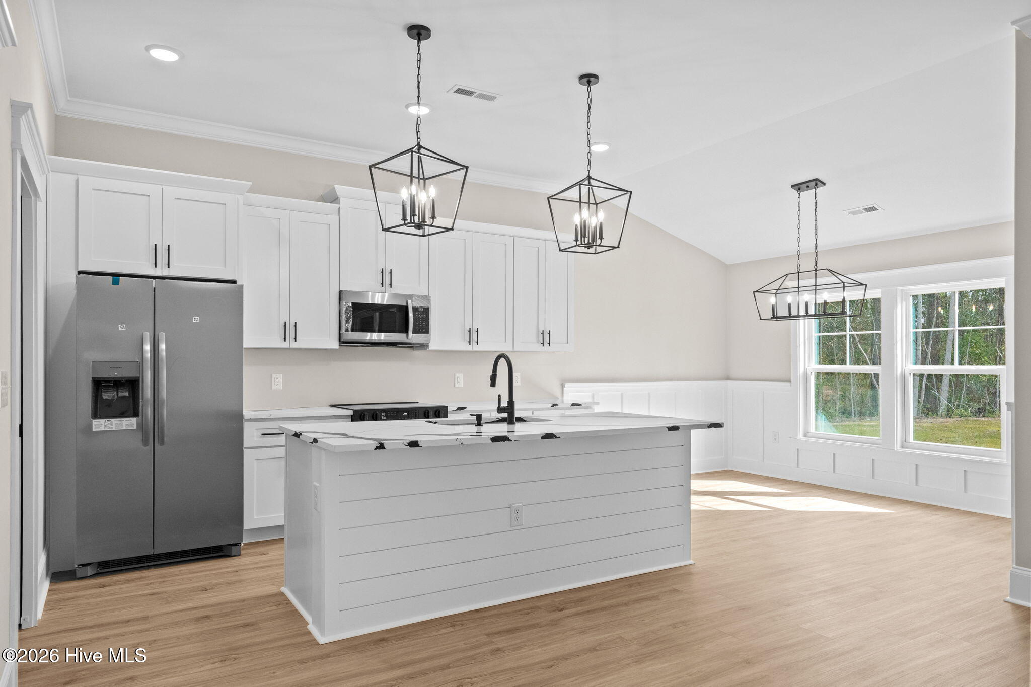 100513305 | Photo 12