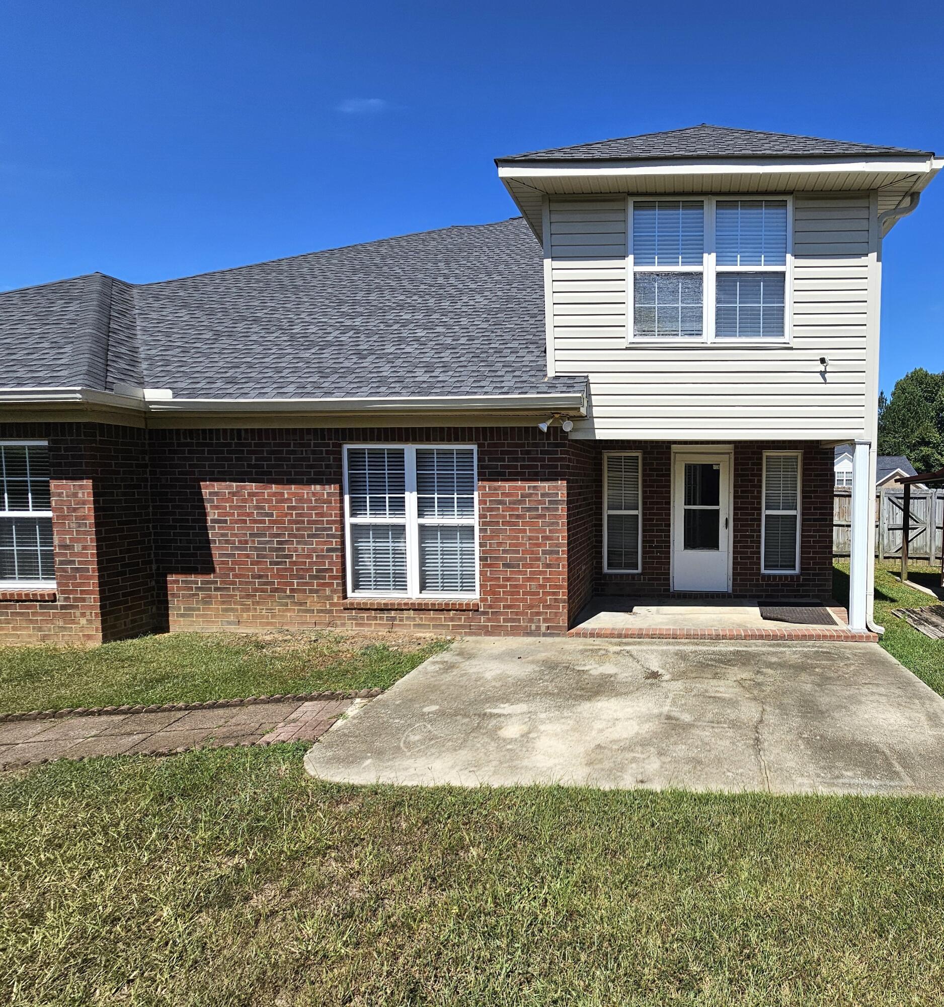Covered Porch & Patio