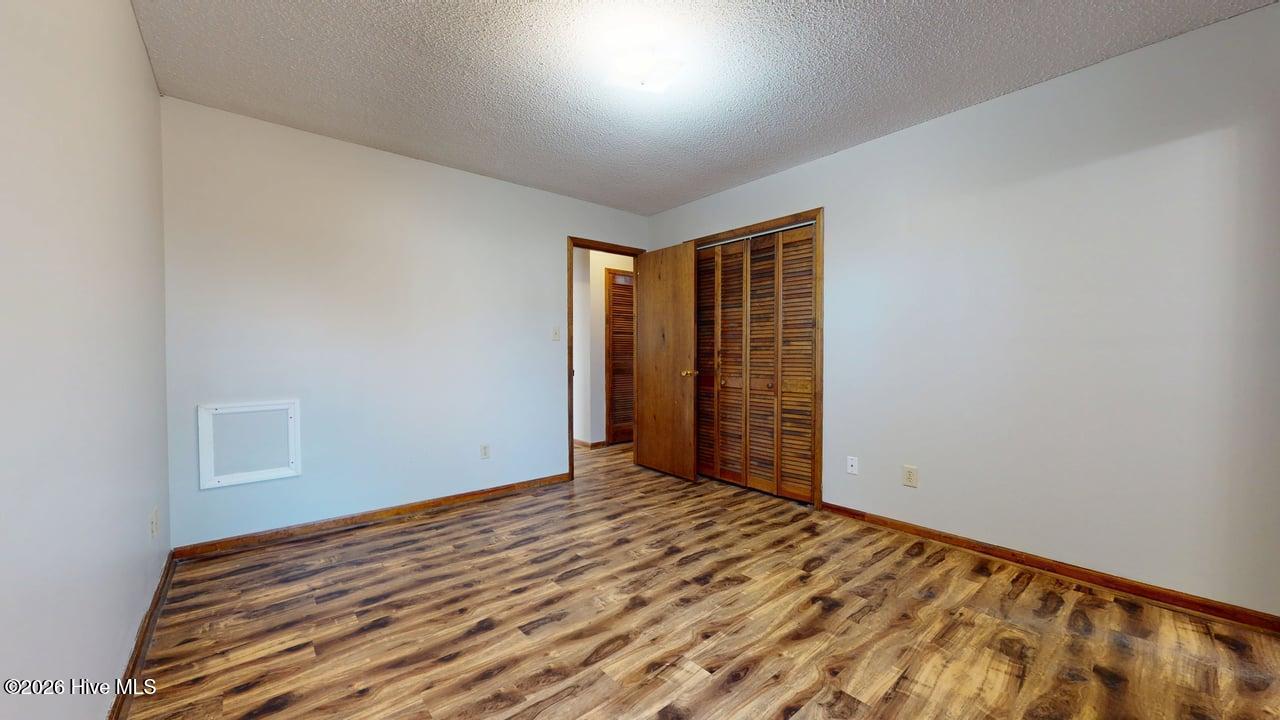 100550720 | Photo 12