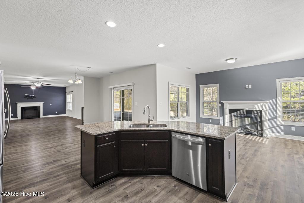 100552521 | Photo 14