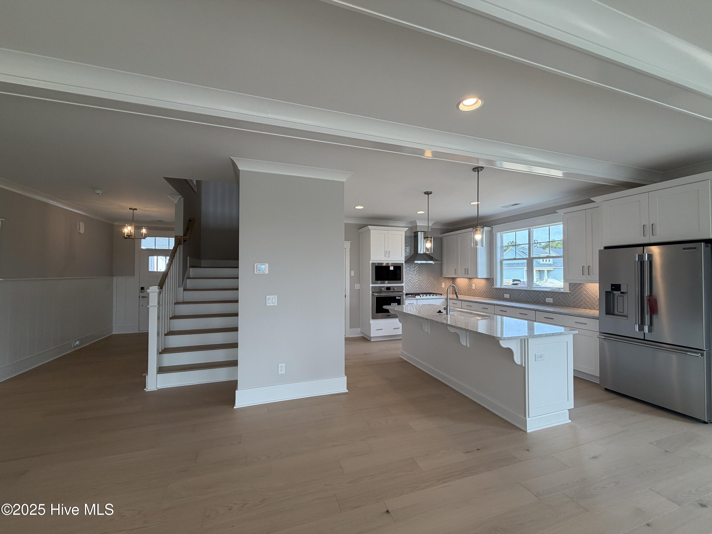 100531955 | Photo 13