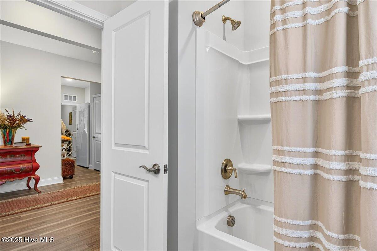 100532427 | Photo 24