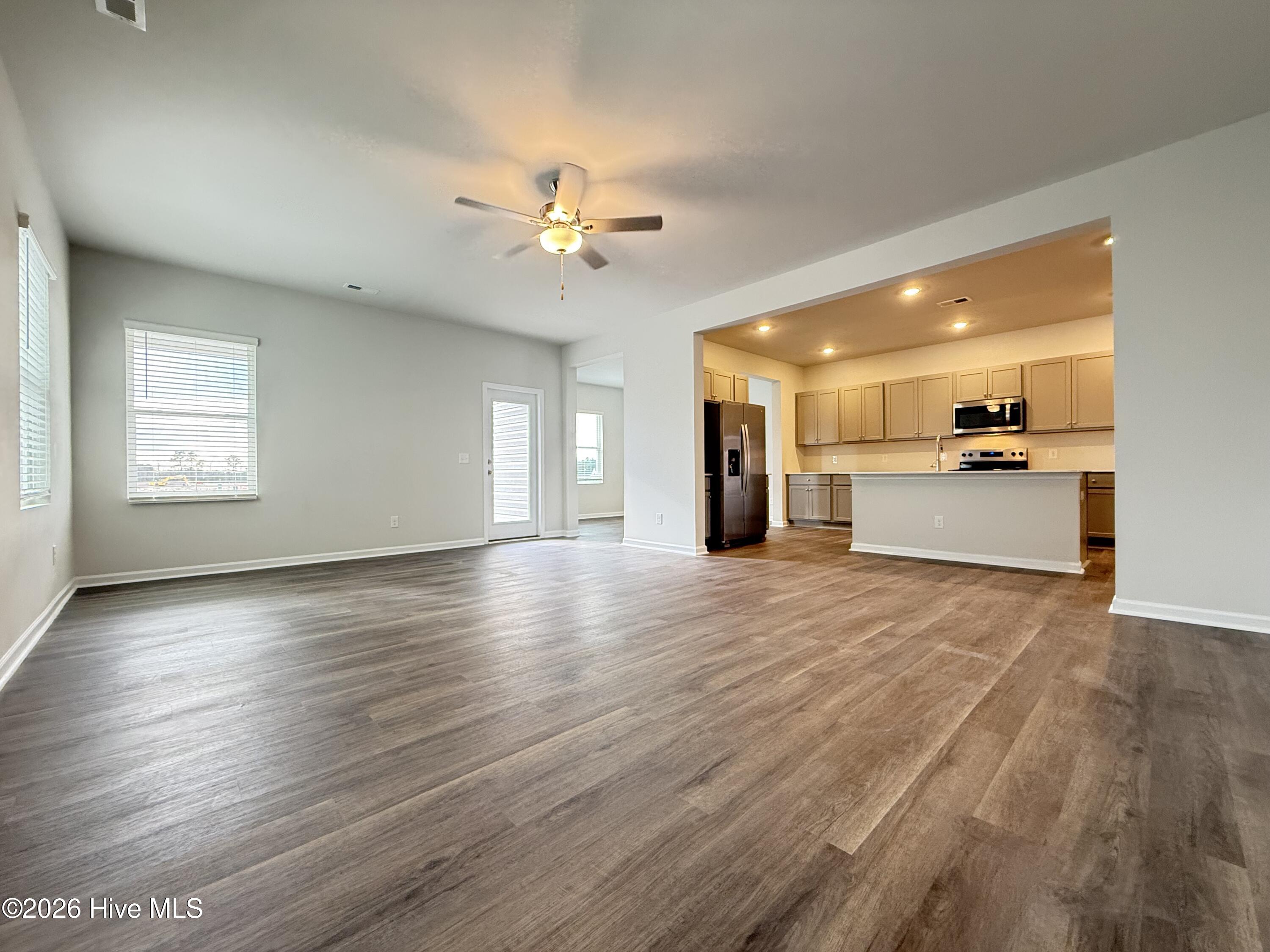 100525902 | Photo 15