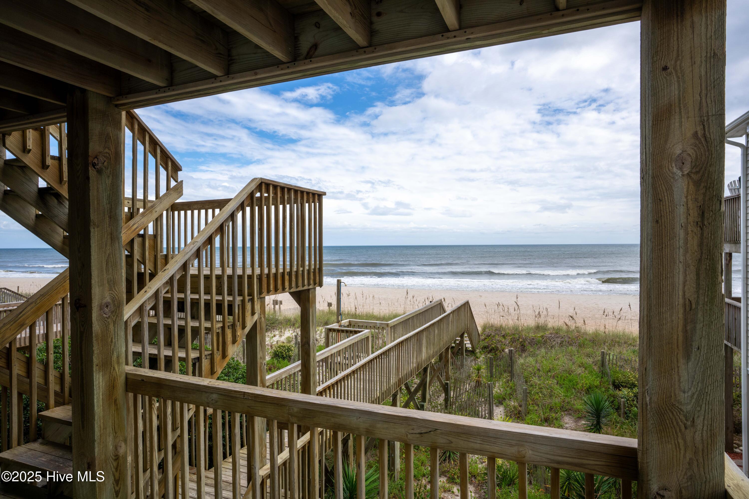 100529983 | Photo 36