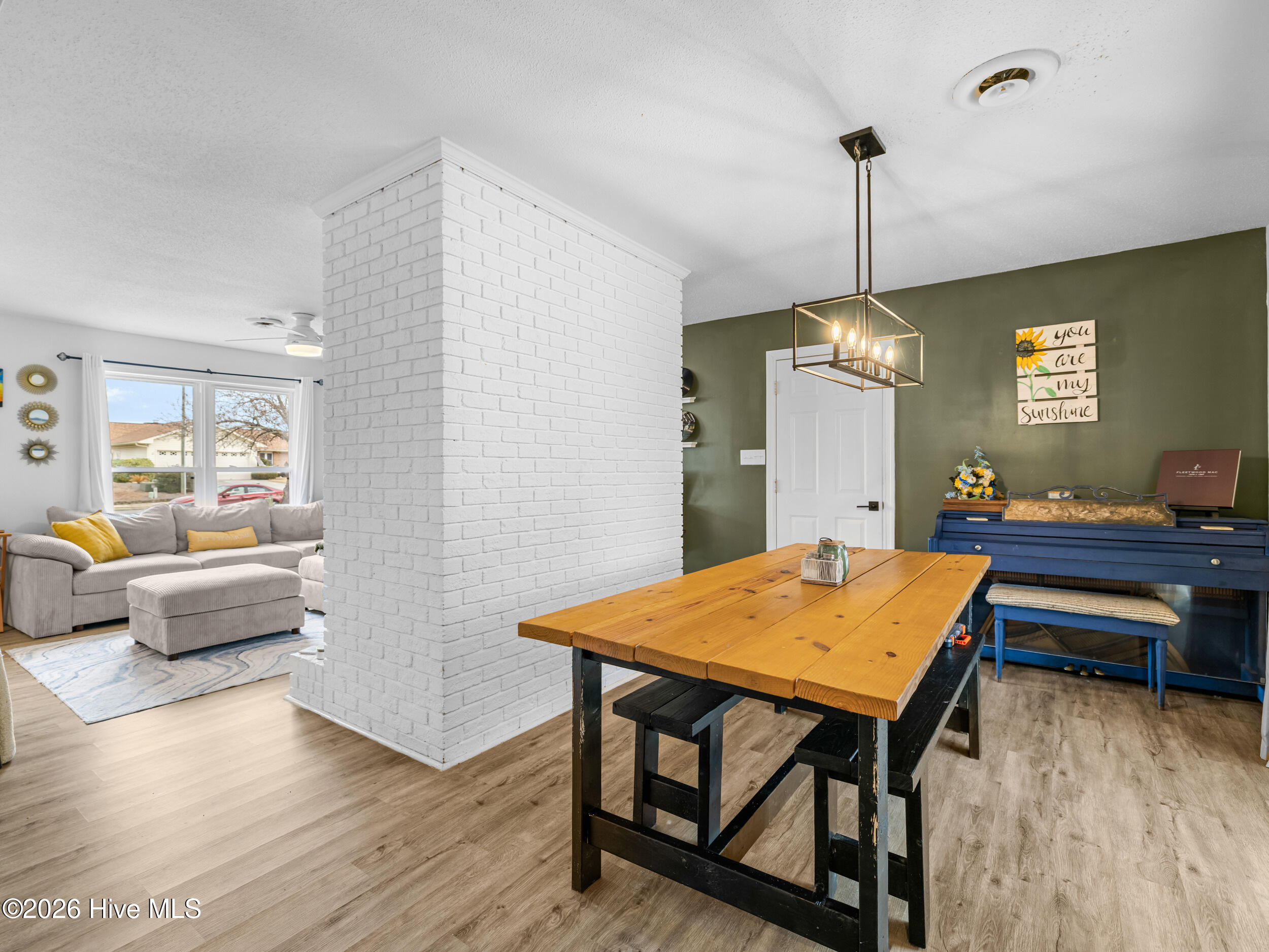 100556726 | Photo 26