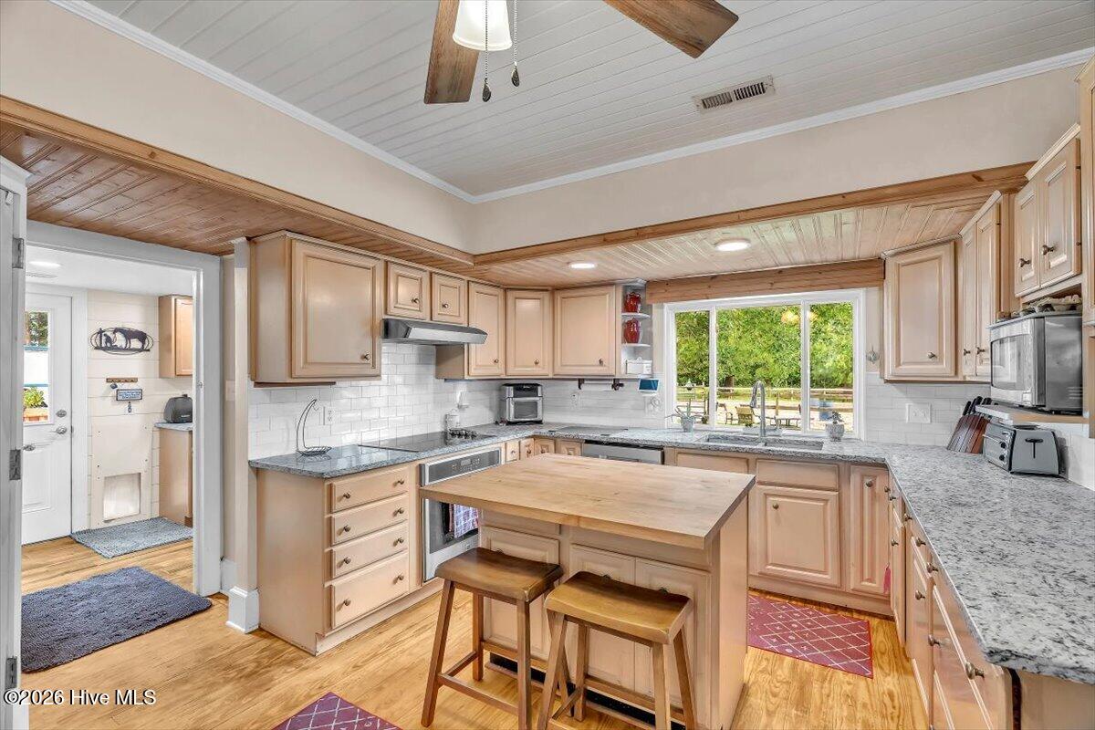 Exterior photo of 330 Lake Road, Newport, NC 28570. MLS: 100574750