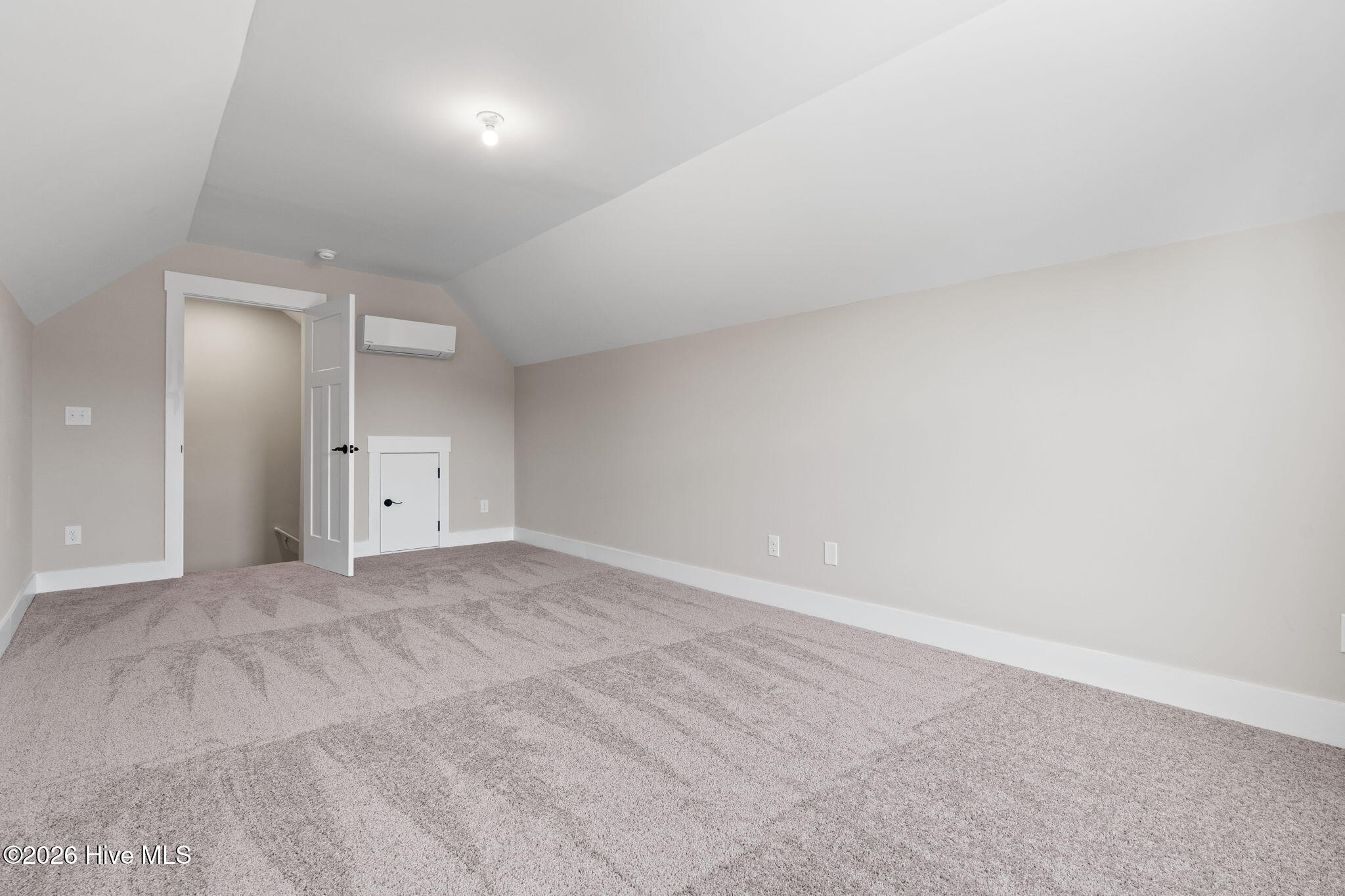 100537581 | Photo 56