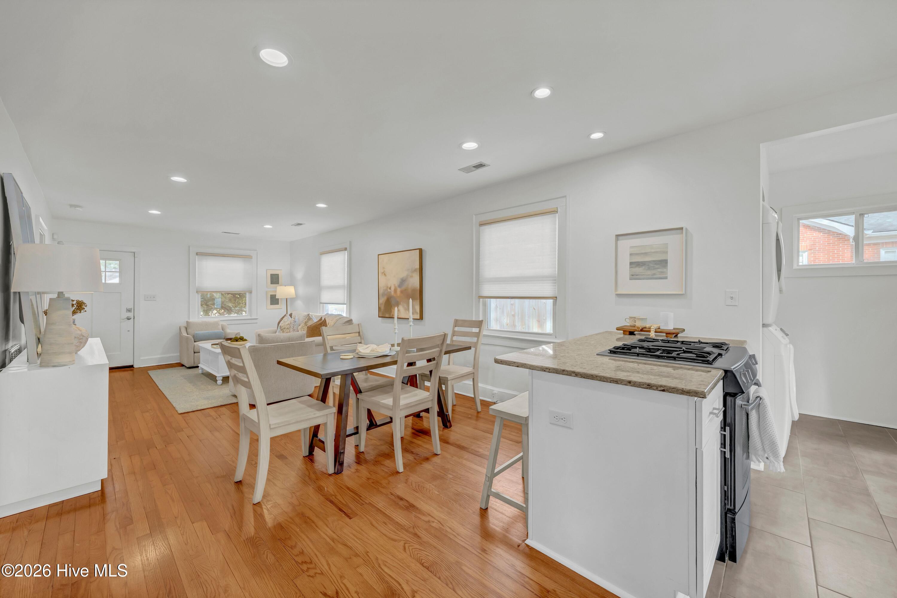 100555694 | Photo 15