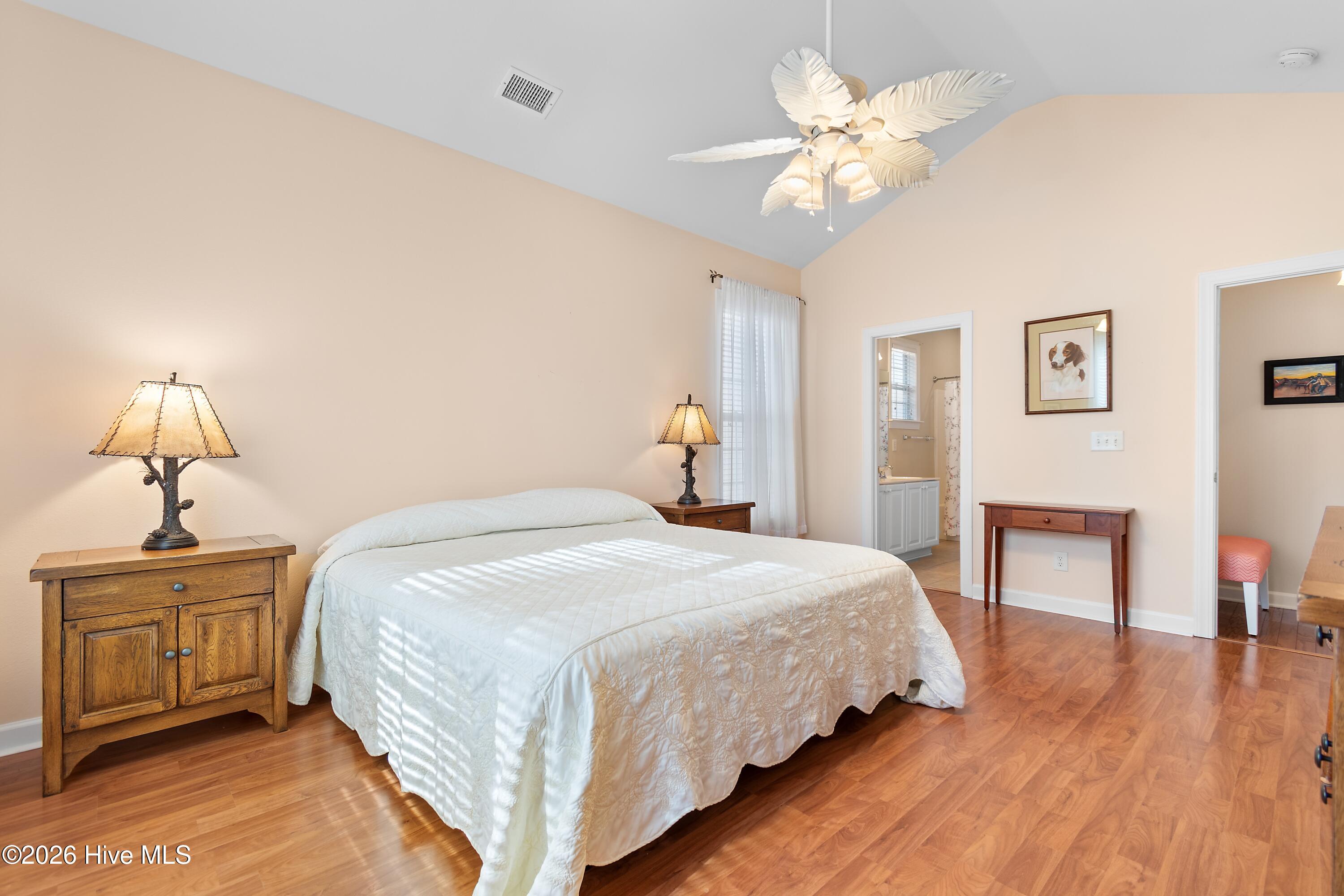 100549811 | Photo 31