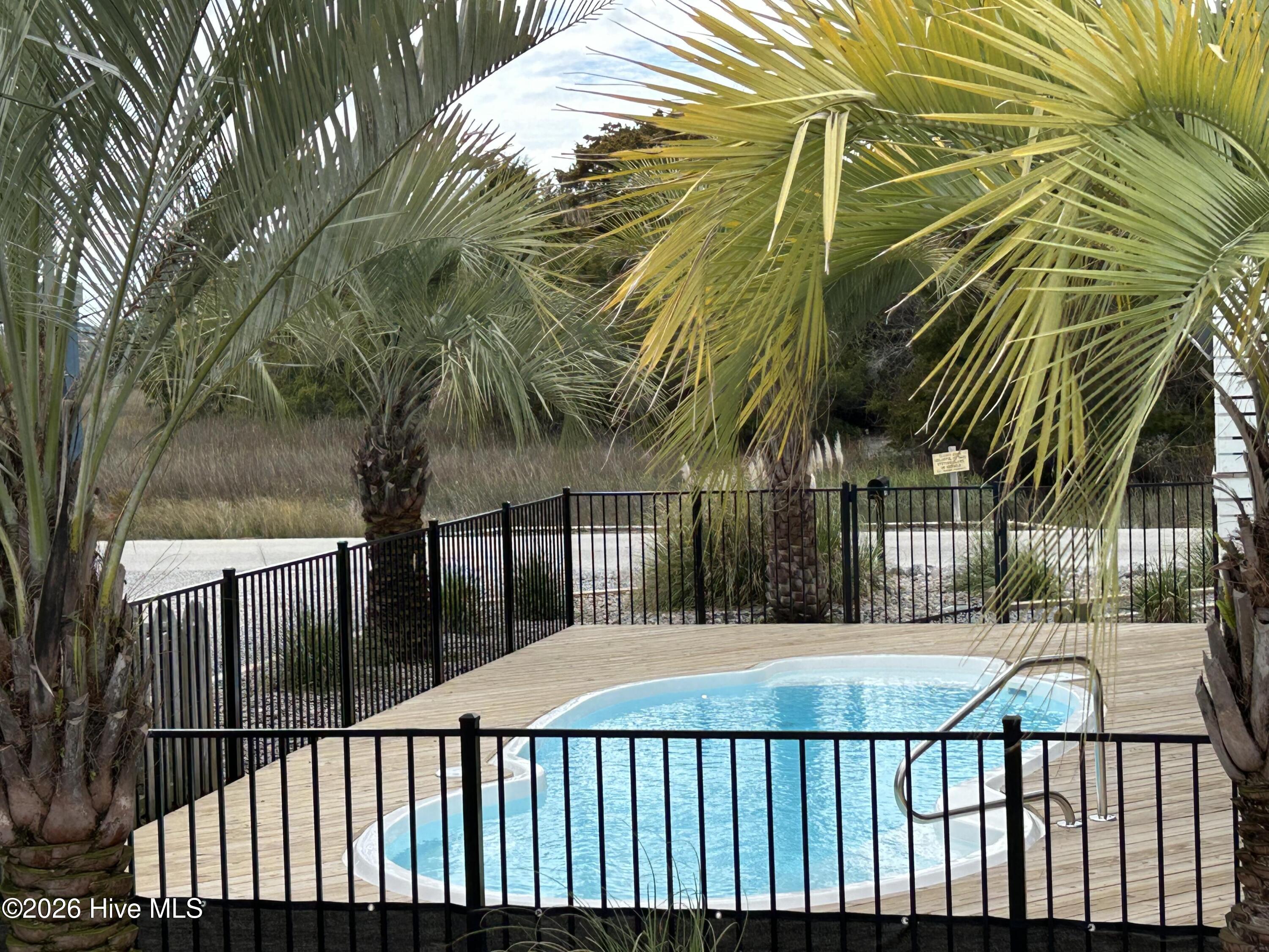 100553308 | Photo 43