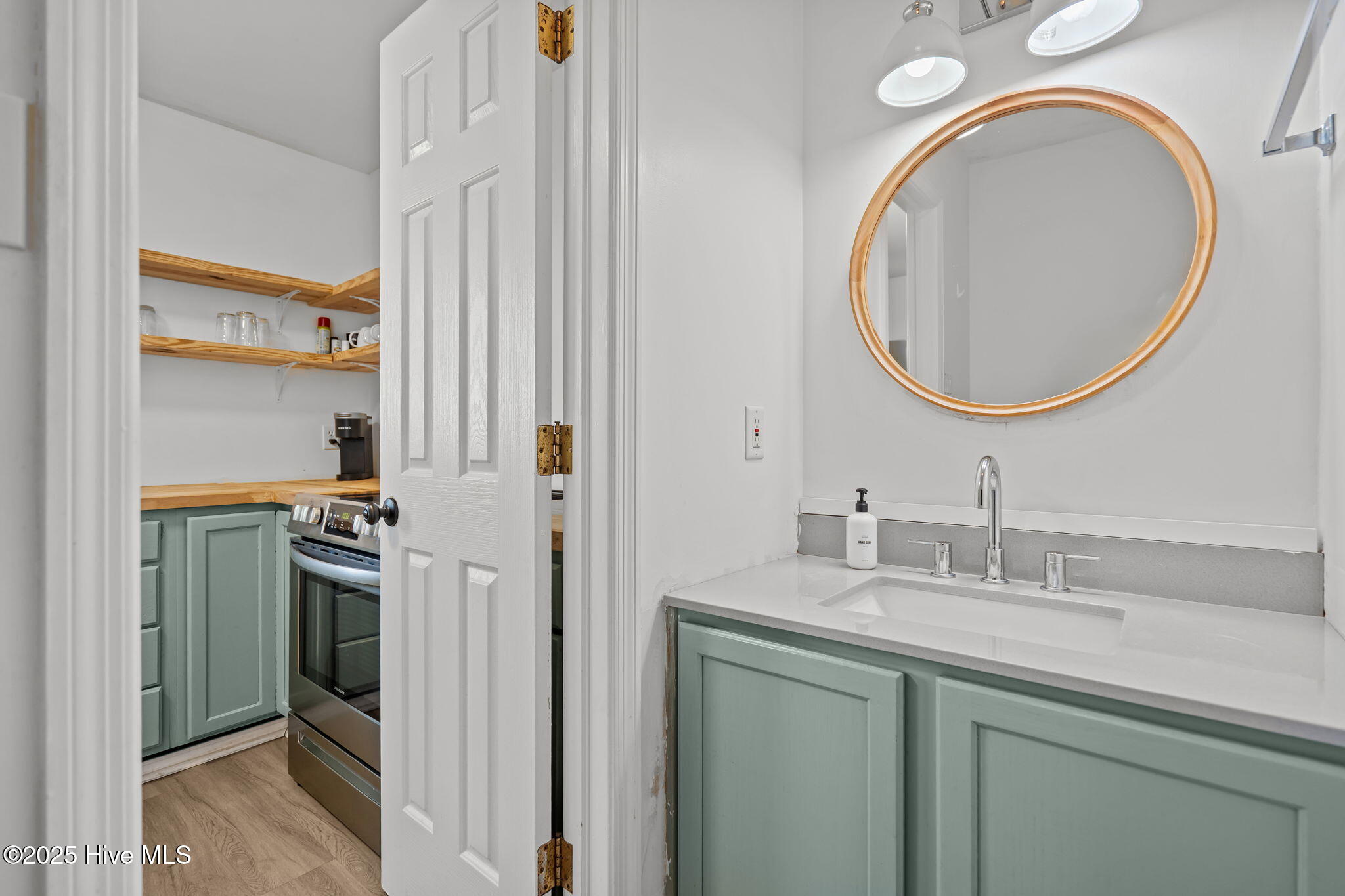 100544620 | Photo 15