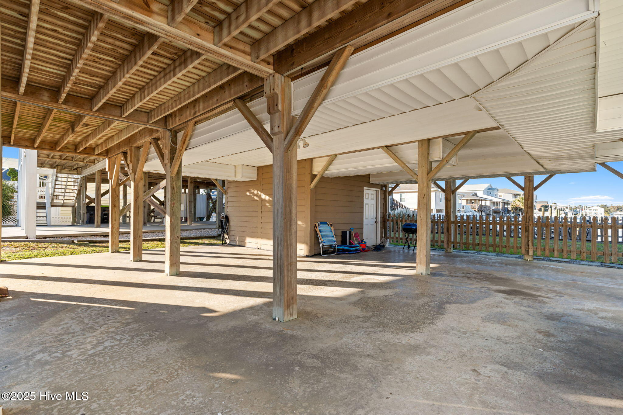 100540487 | Photo 37