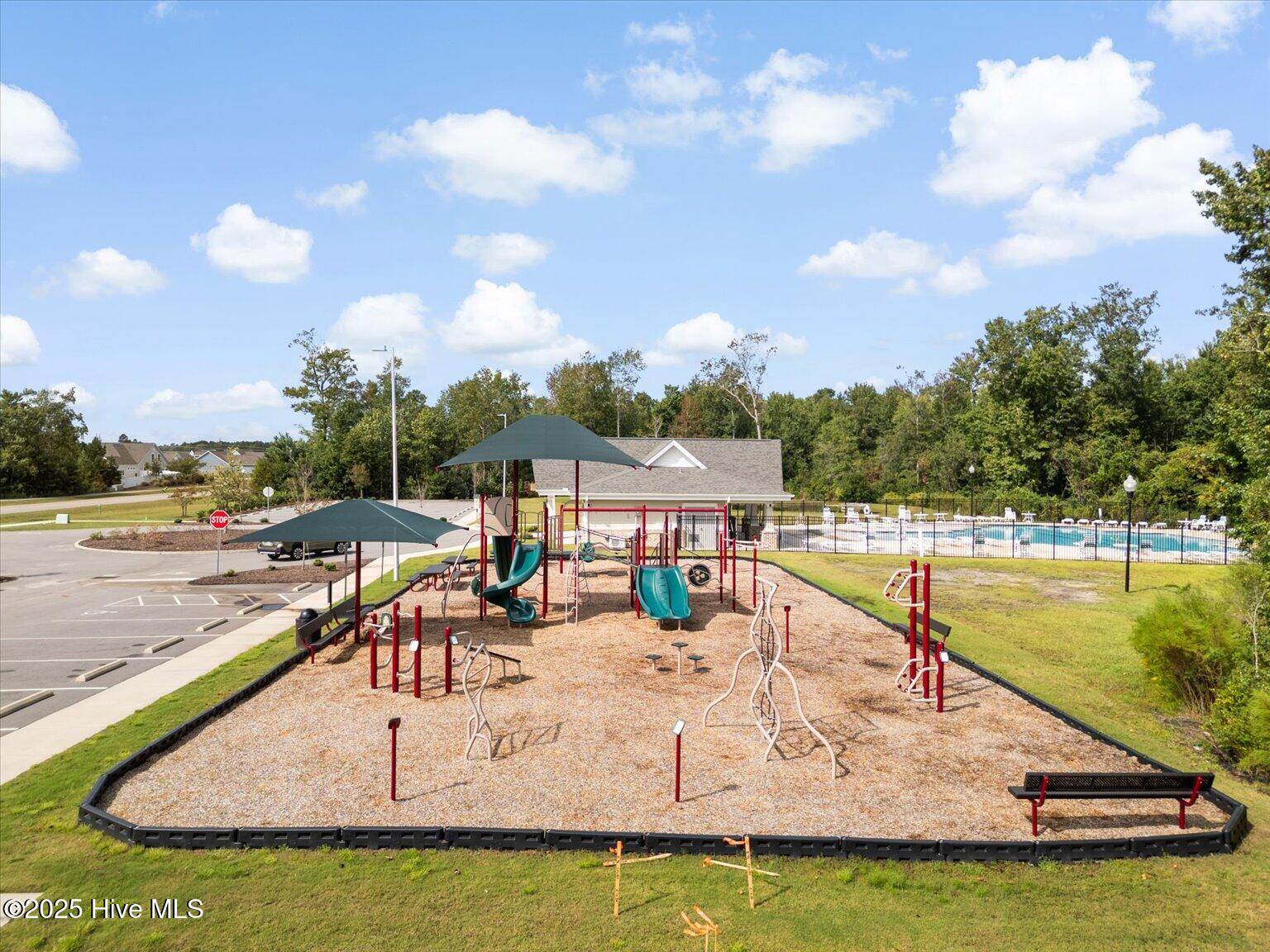 100549643 | Photo 31