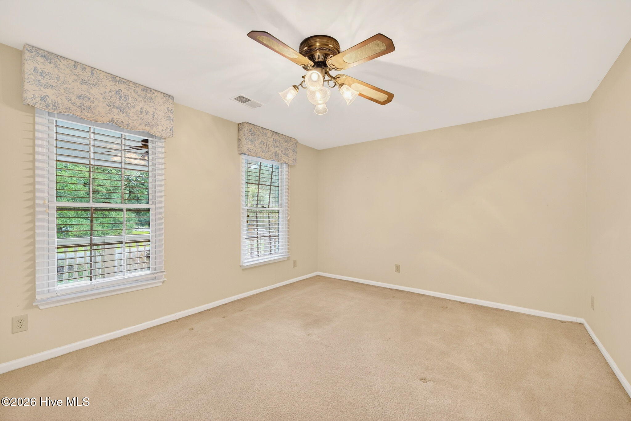 100559541 | Photo 64