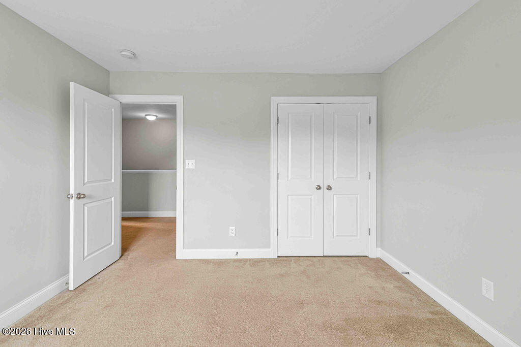 100566464 | Photo 35