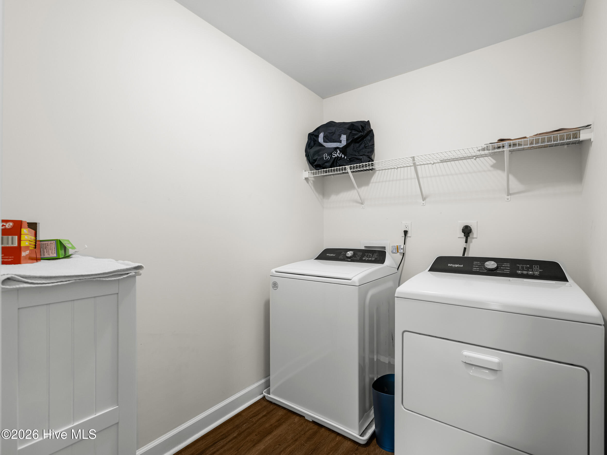 100570237 | Photo 49