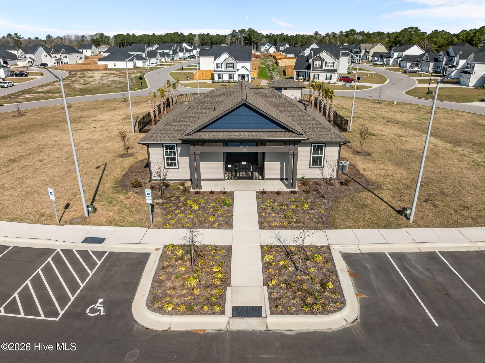 100564027 | Photo 43