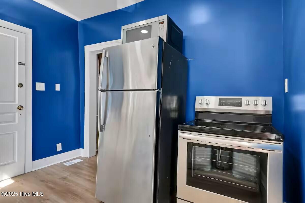 100542130 | Photo 13