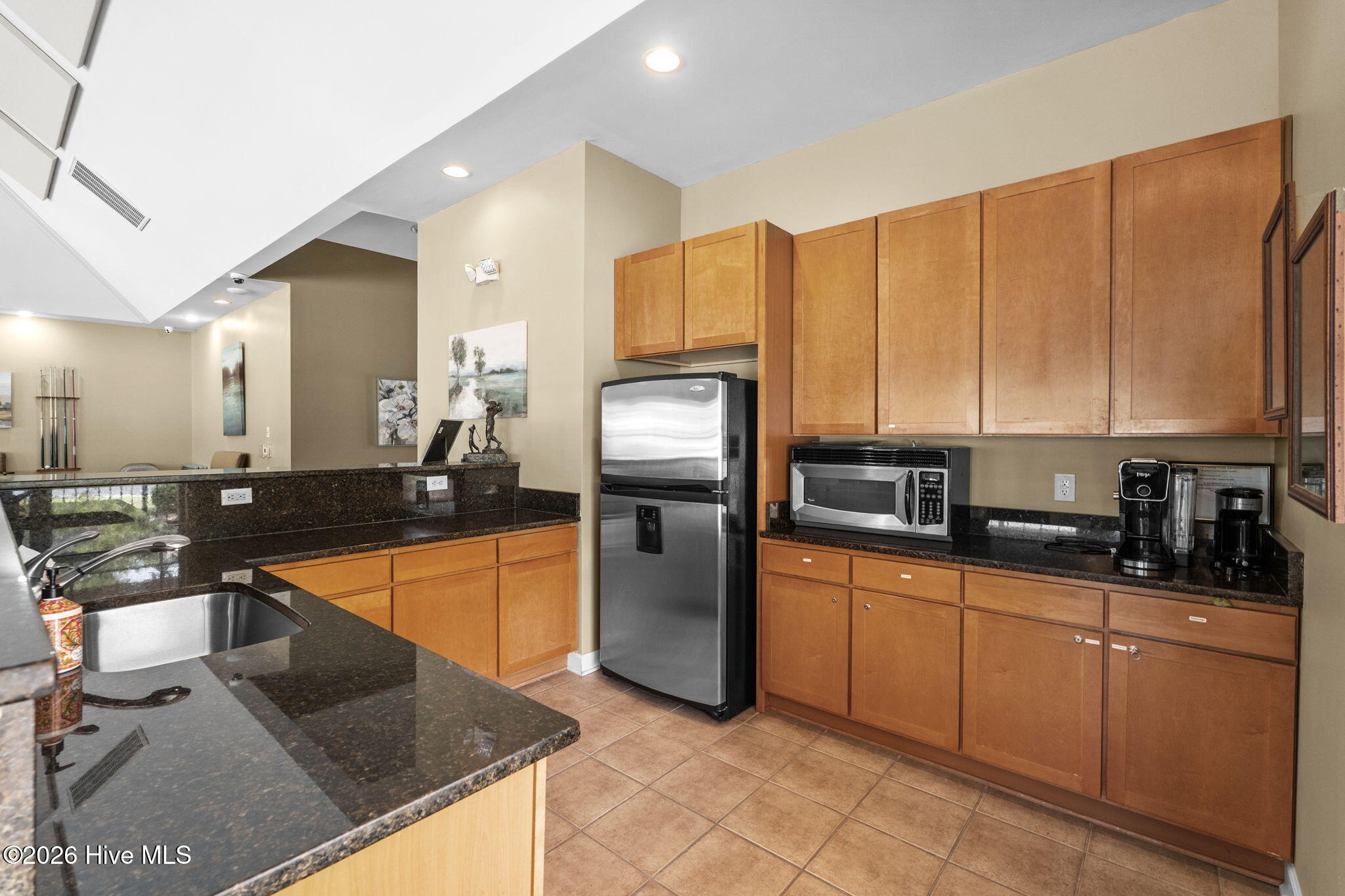 100566084 | Photo 60