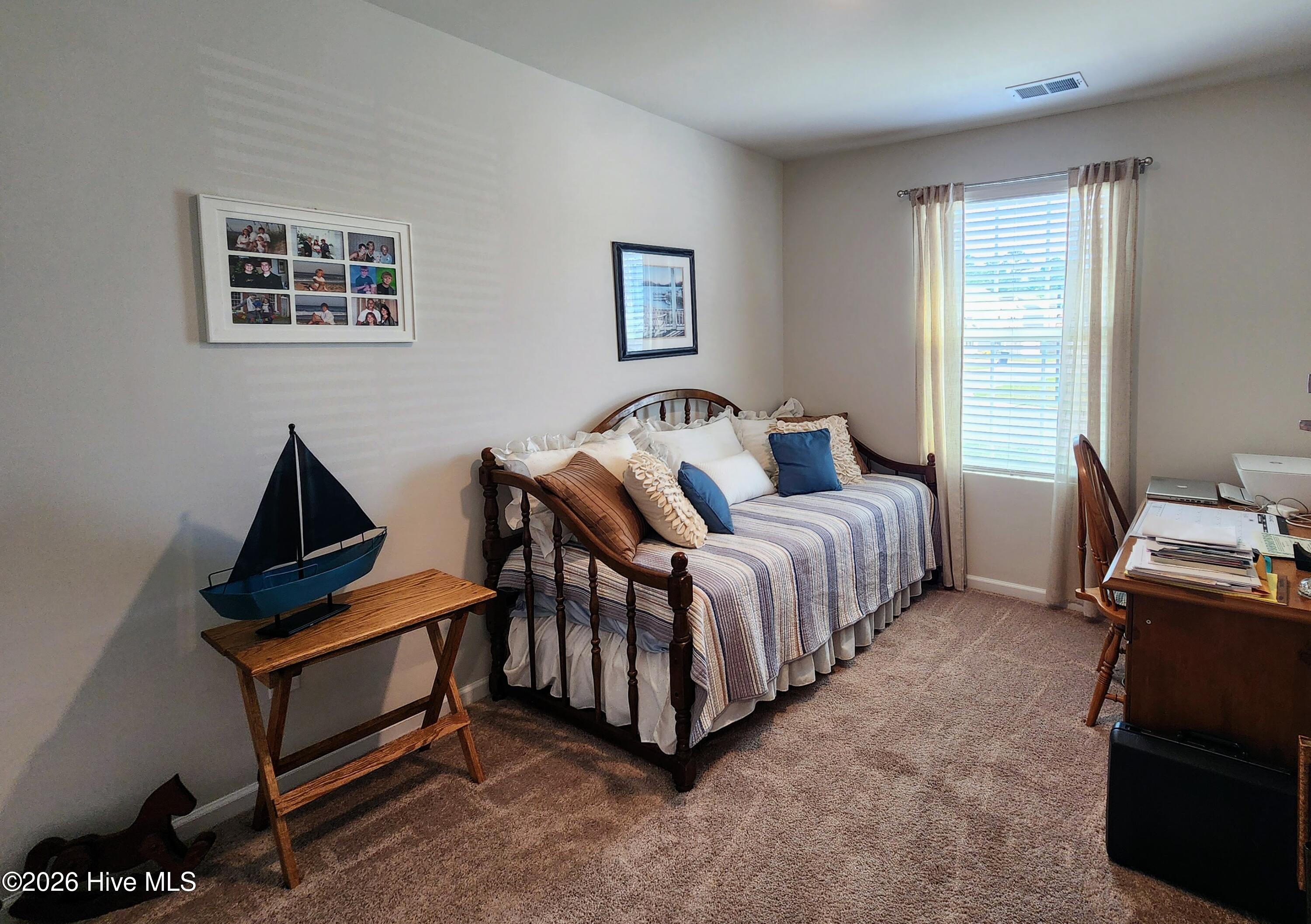 100568159 | Photo 13