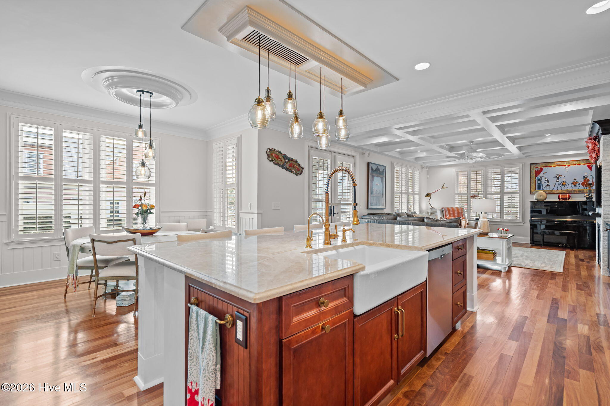 100551618 | Photo 15