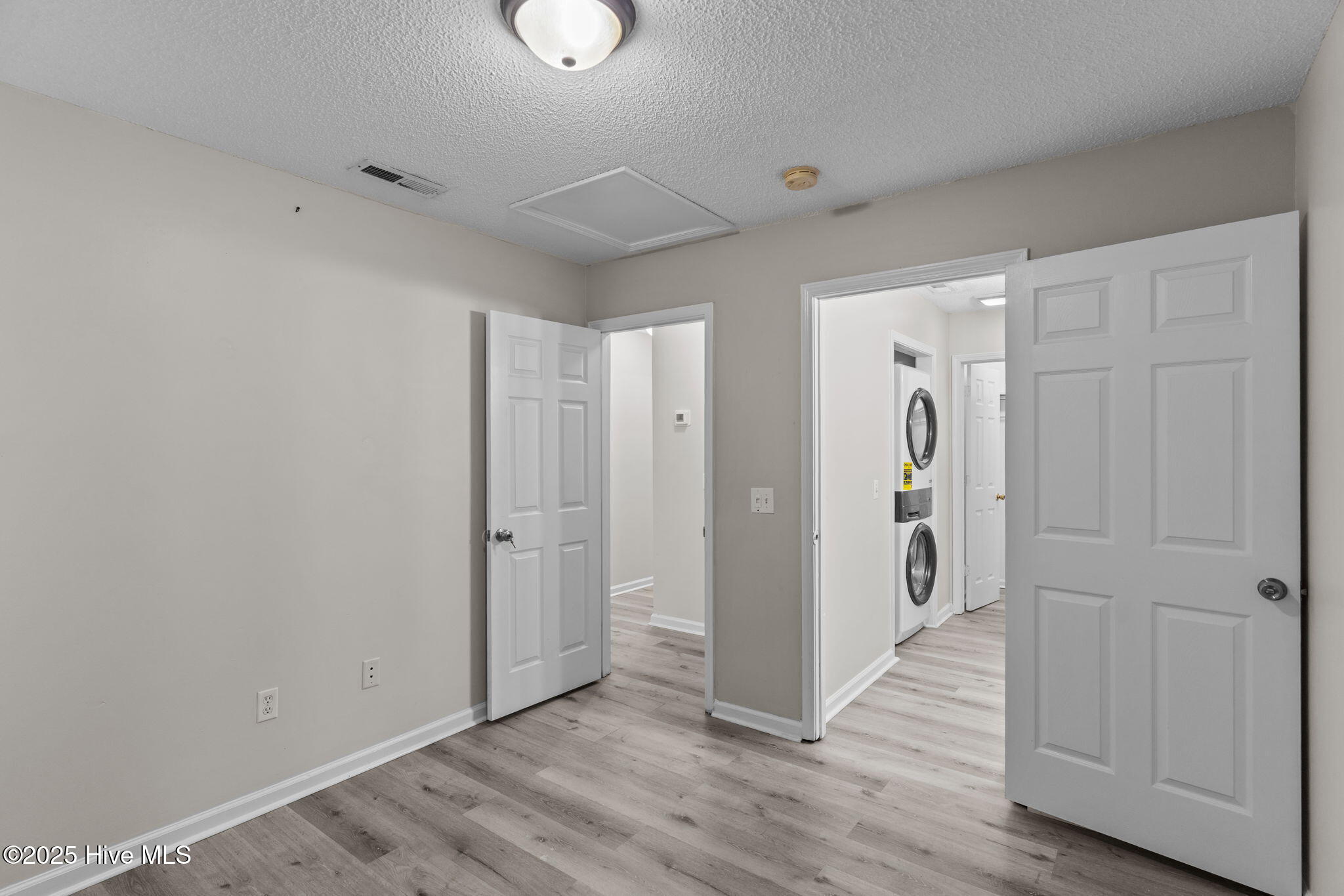 100534233 | Photo 21