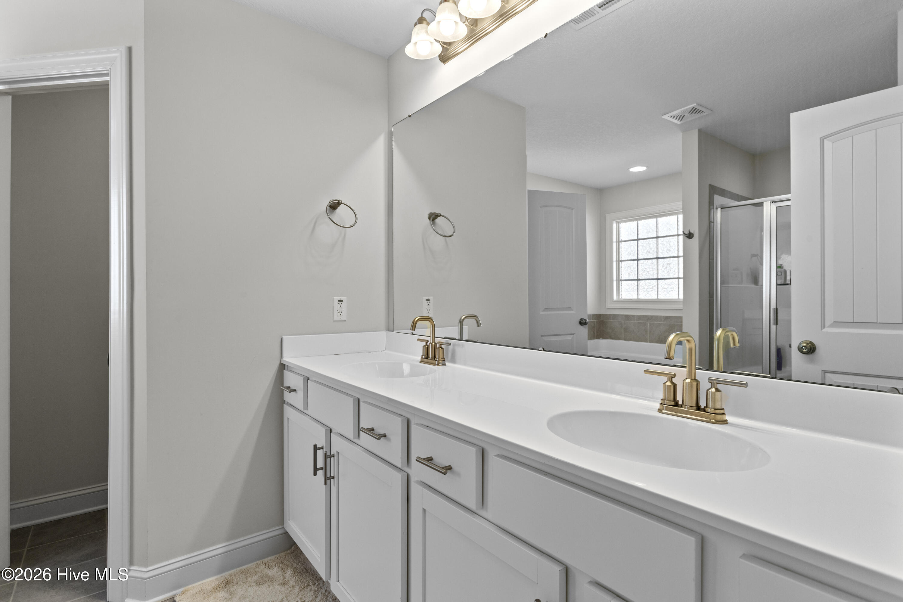 100550621 | Photo 17