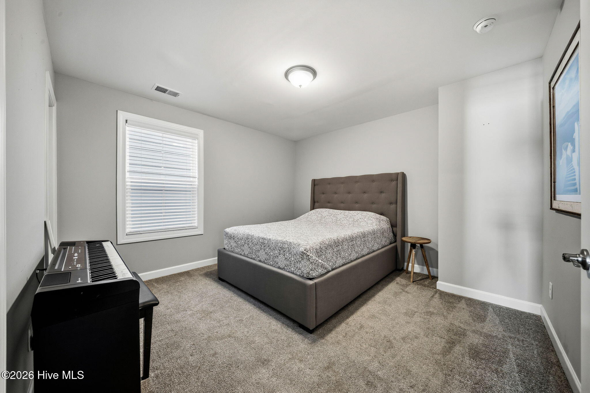 100563185 | Photo 36