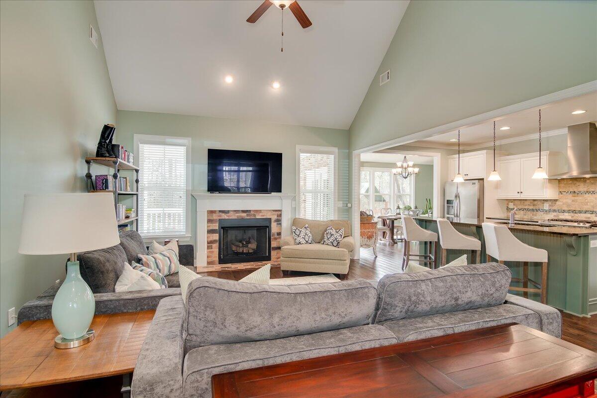 245 Oakbrook Drive