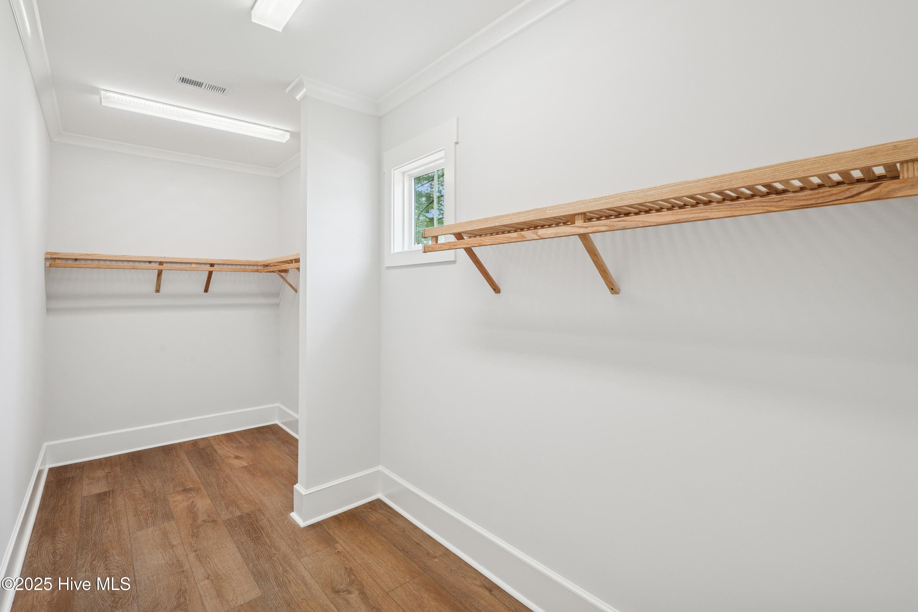 100527774 | Photo 10