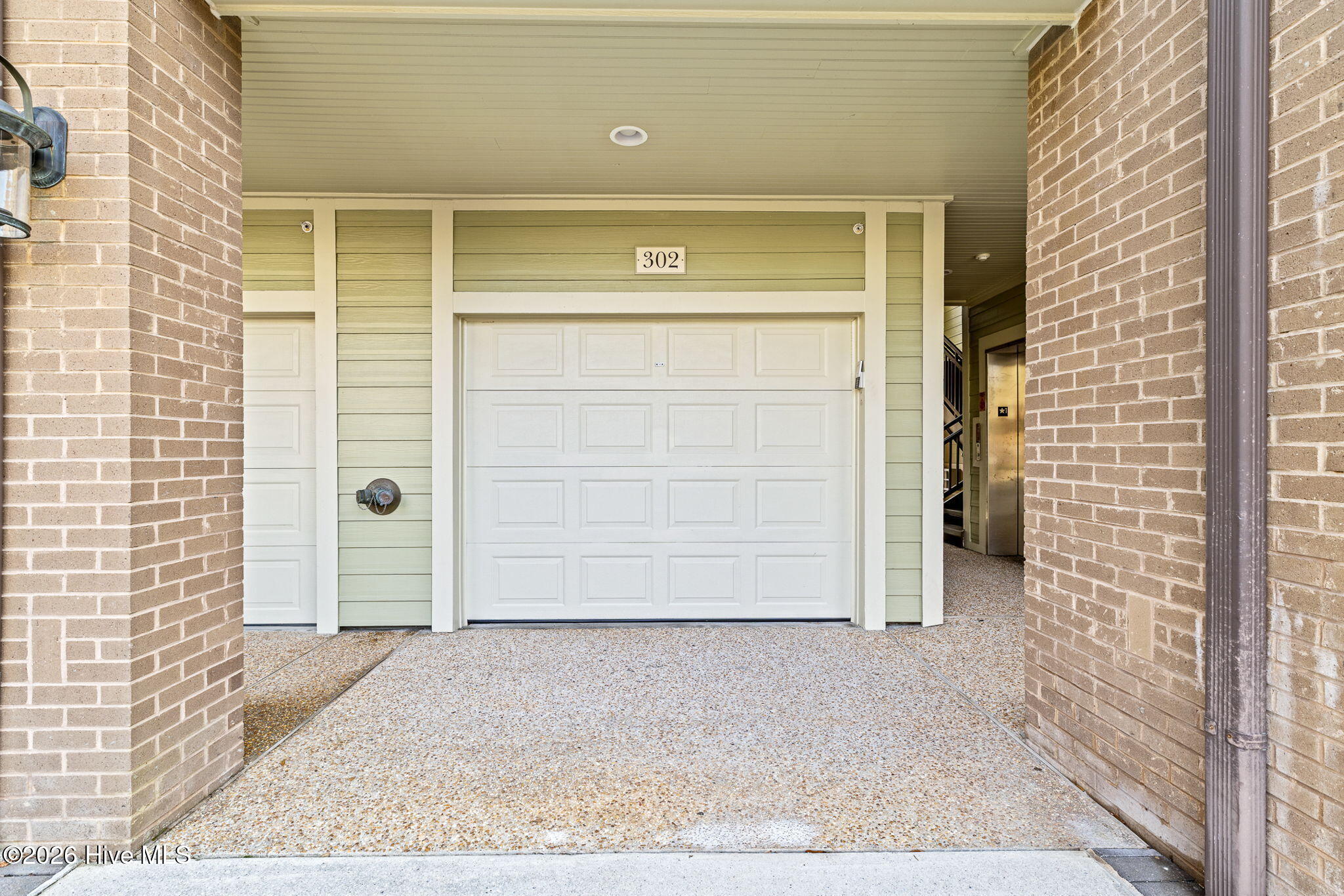 100557806 | Photo 41