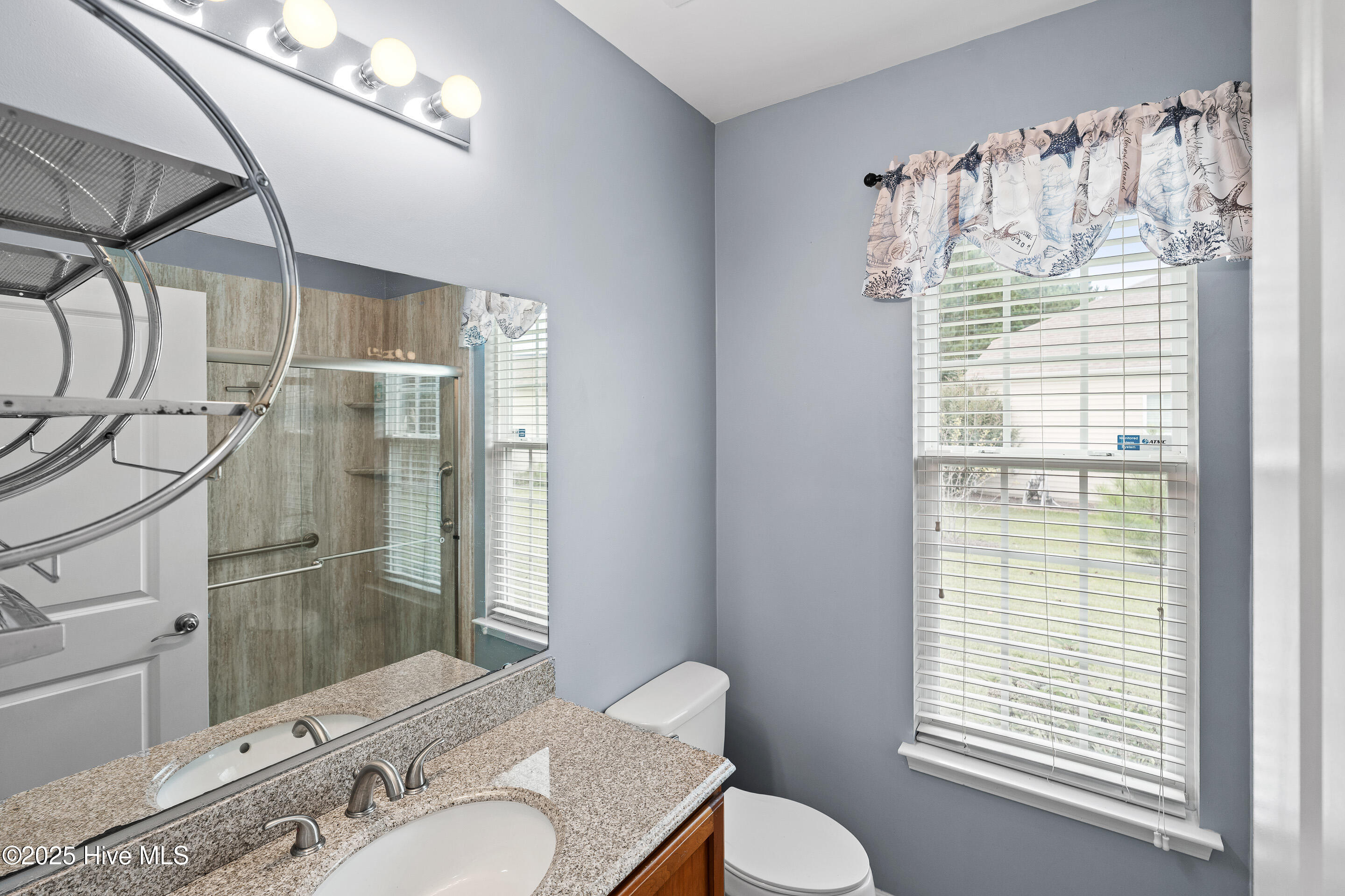 100533720 | Photo 11