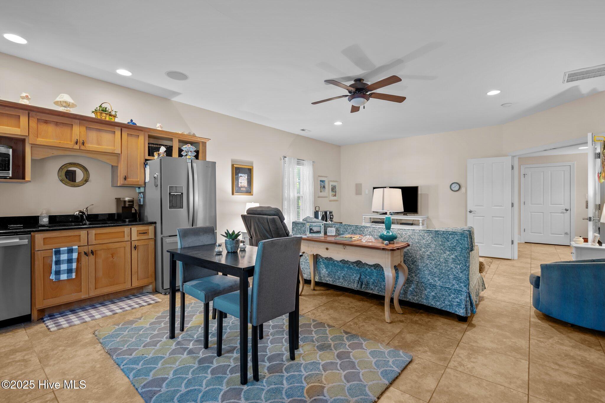 100513091 | Photo 58