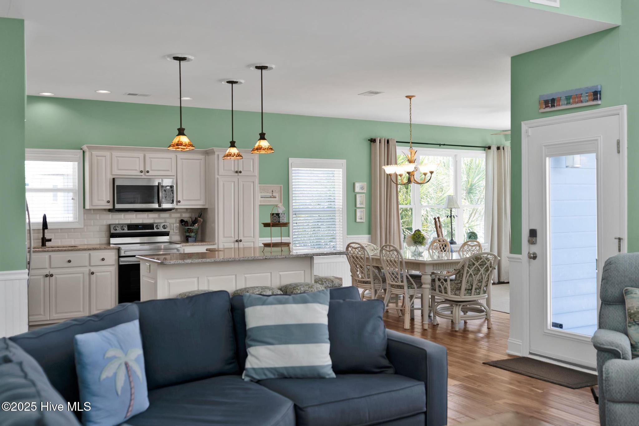 100516997 | Photo 23