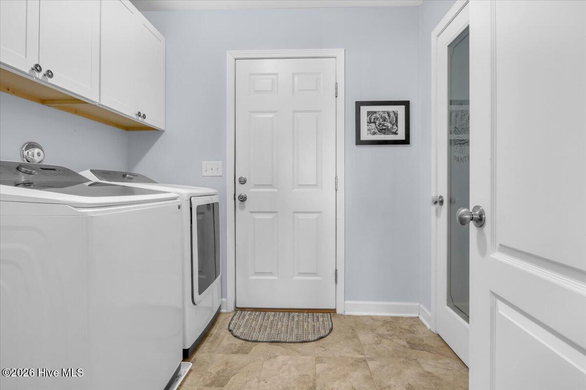 100567099 | Photo 39