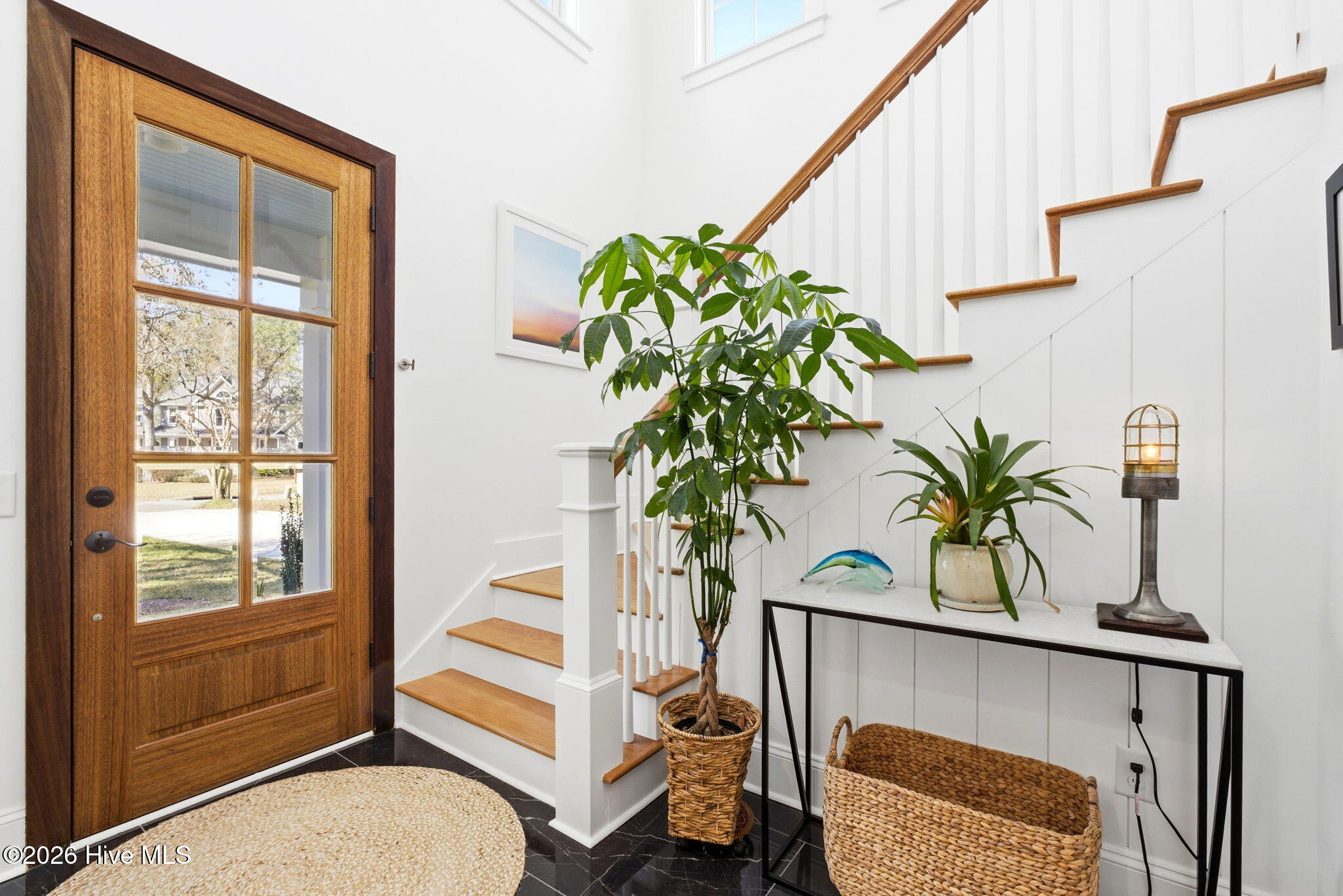 100562076 | Photo 18