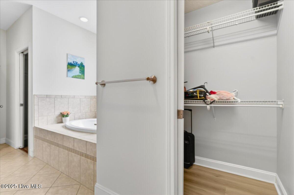 100539254 | Photo 33