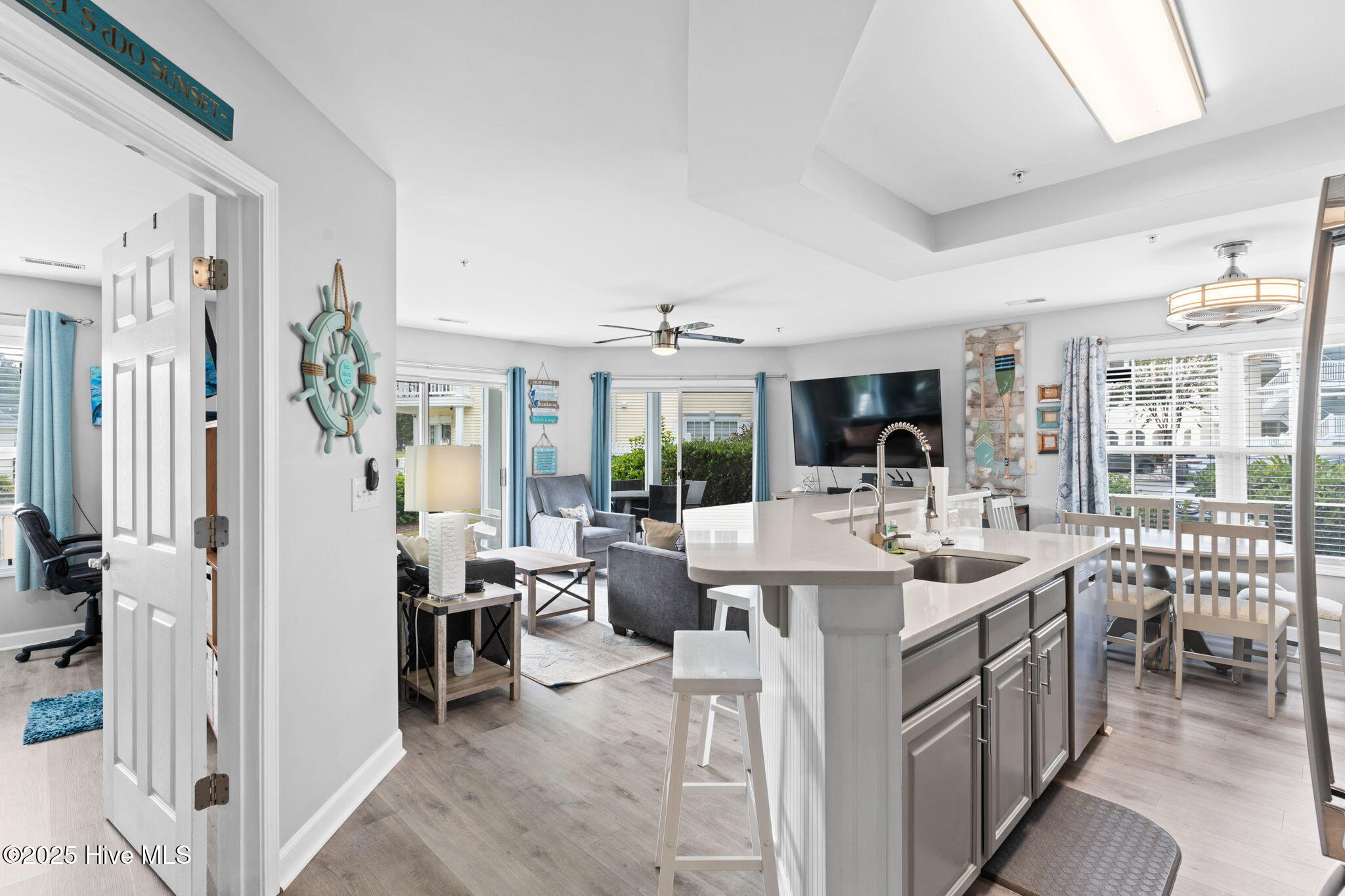 100538778 | Photo 38