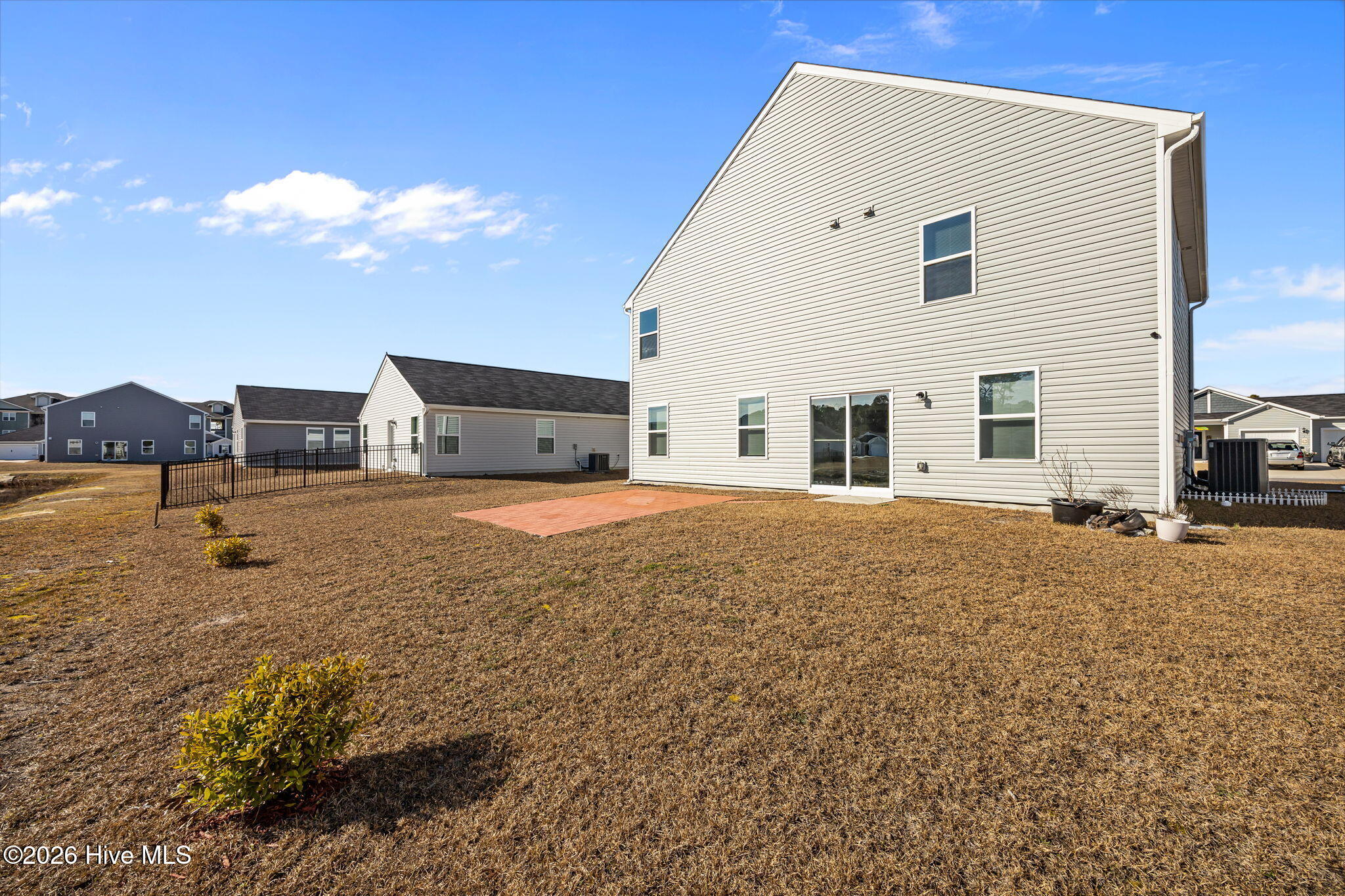 100549806 | Photo 38